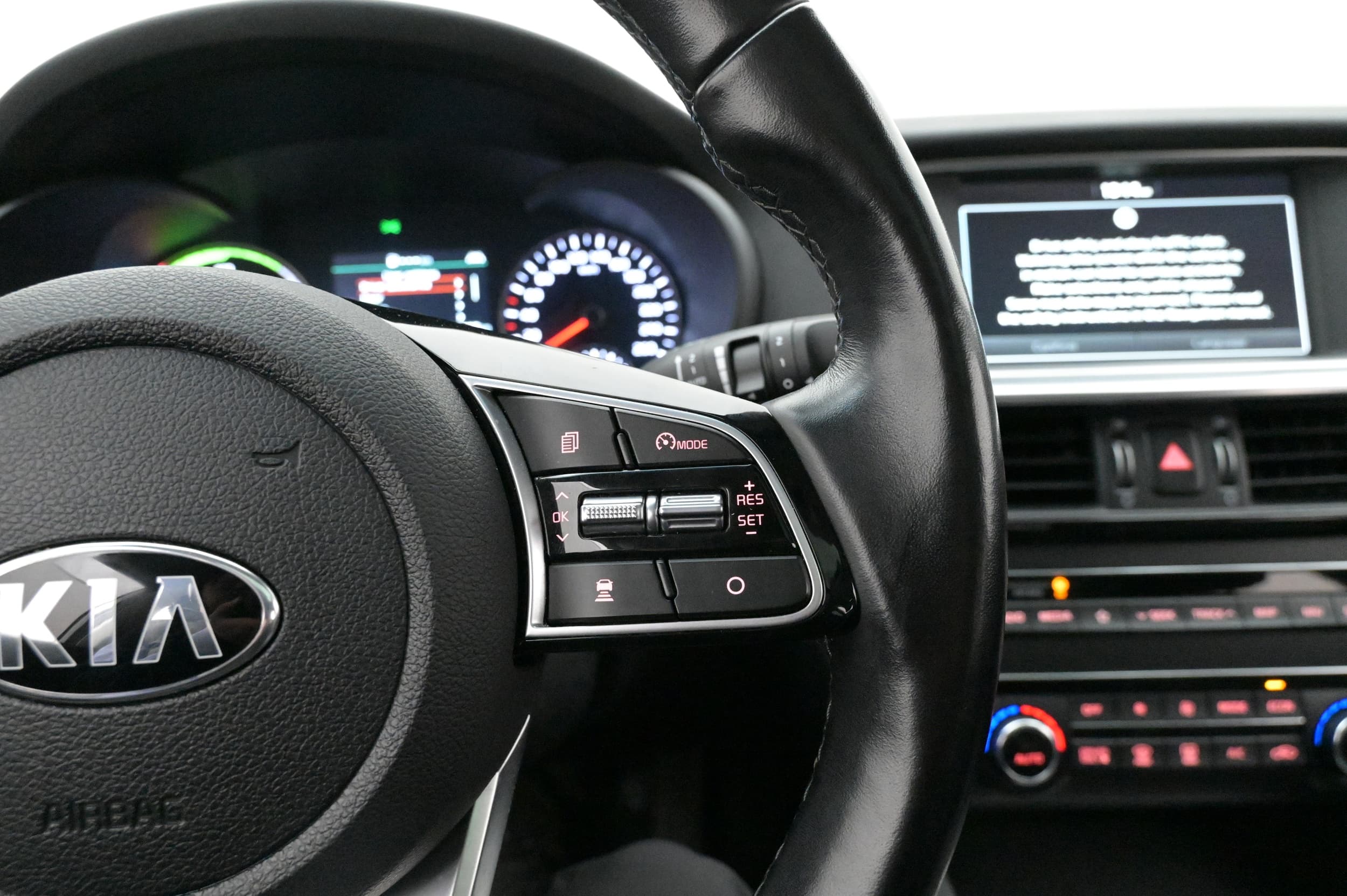 Adaptiv farthållare och aktivt filövervakningssystem