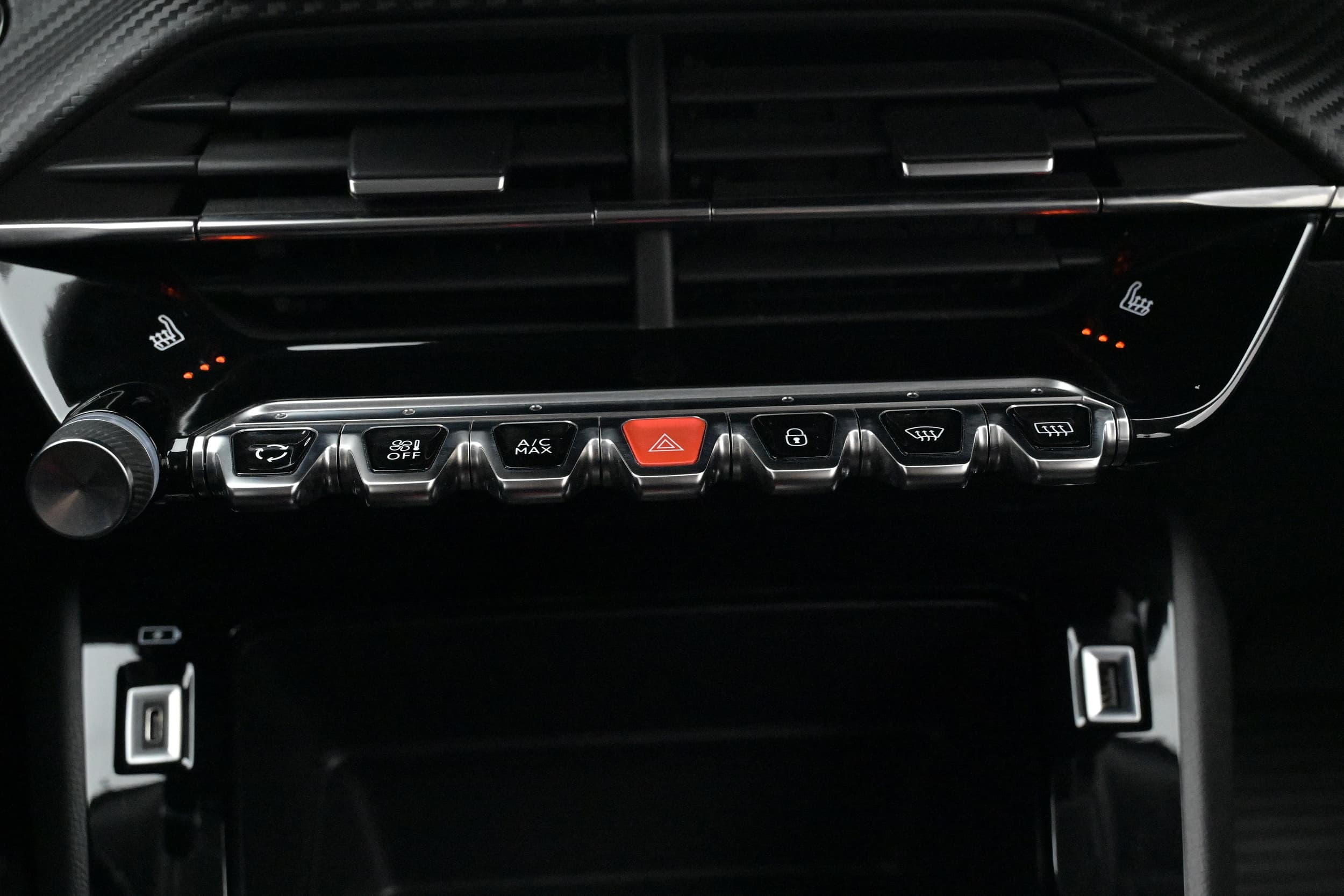 Peugeot e-2008
