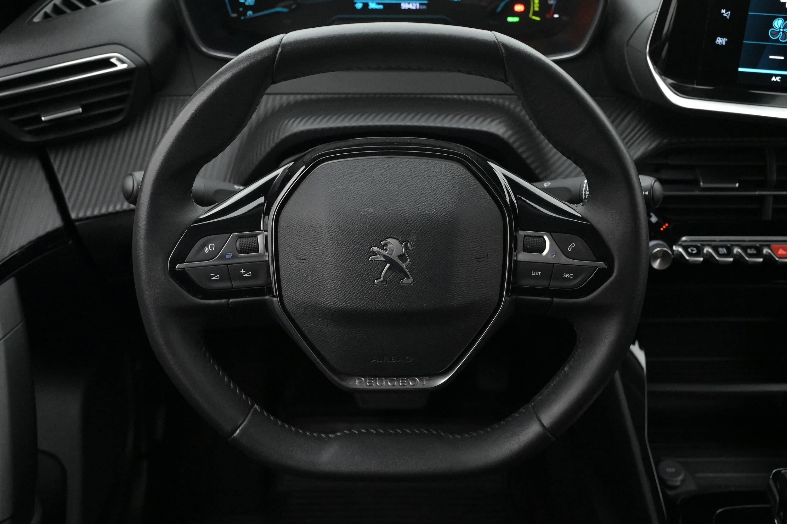 Peugeot e-2008
