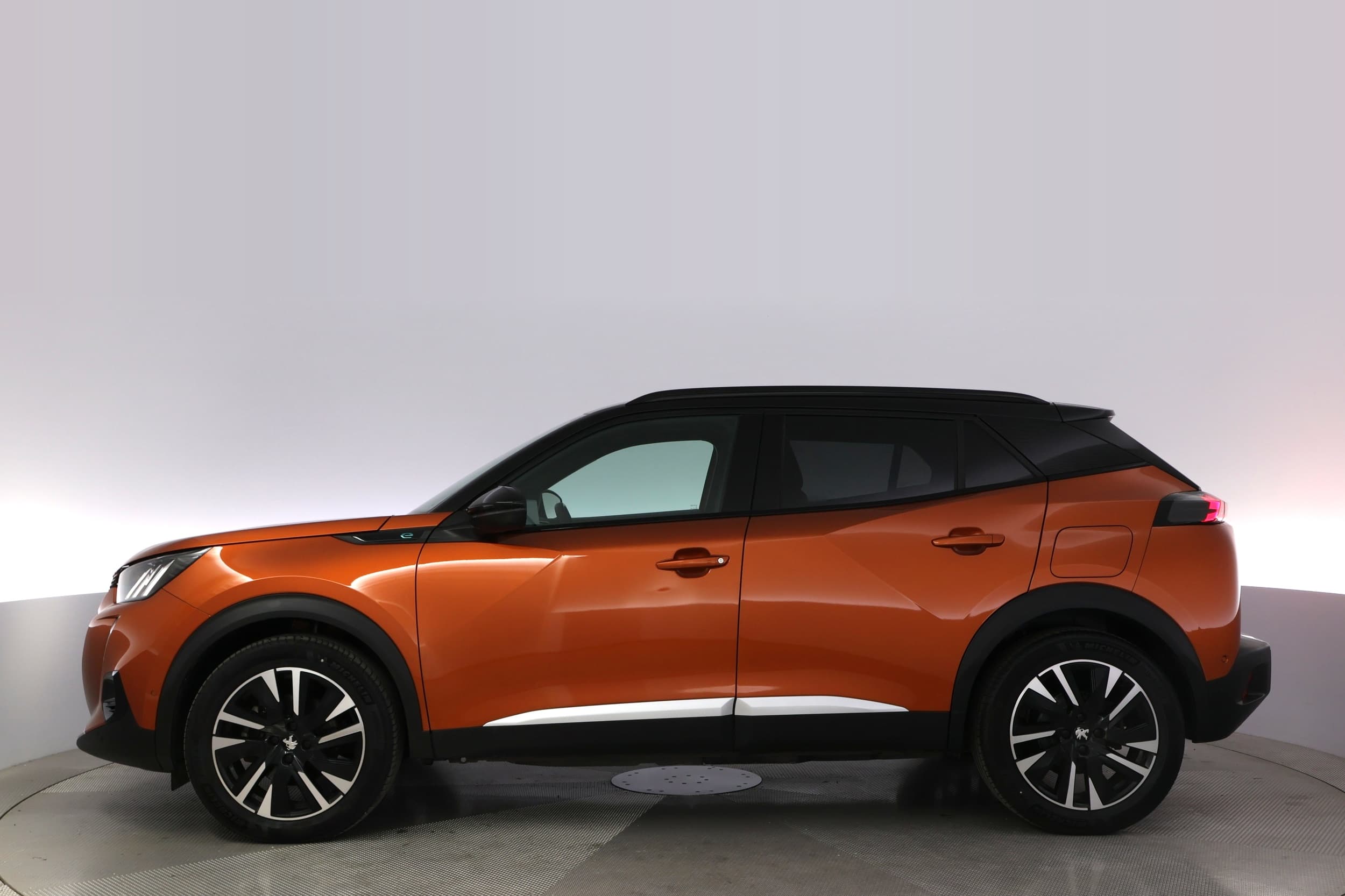 Peugeot e-2008