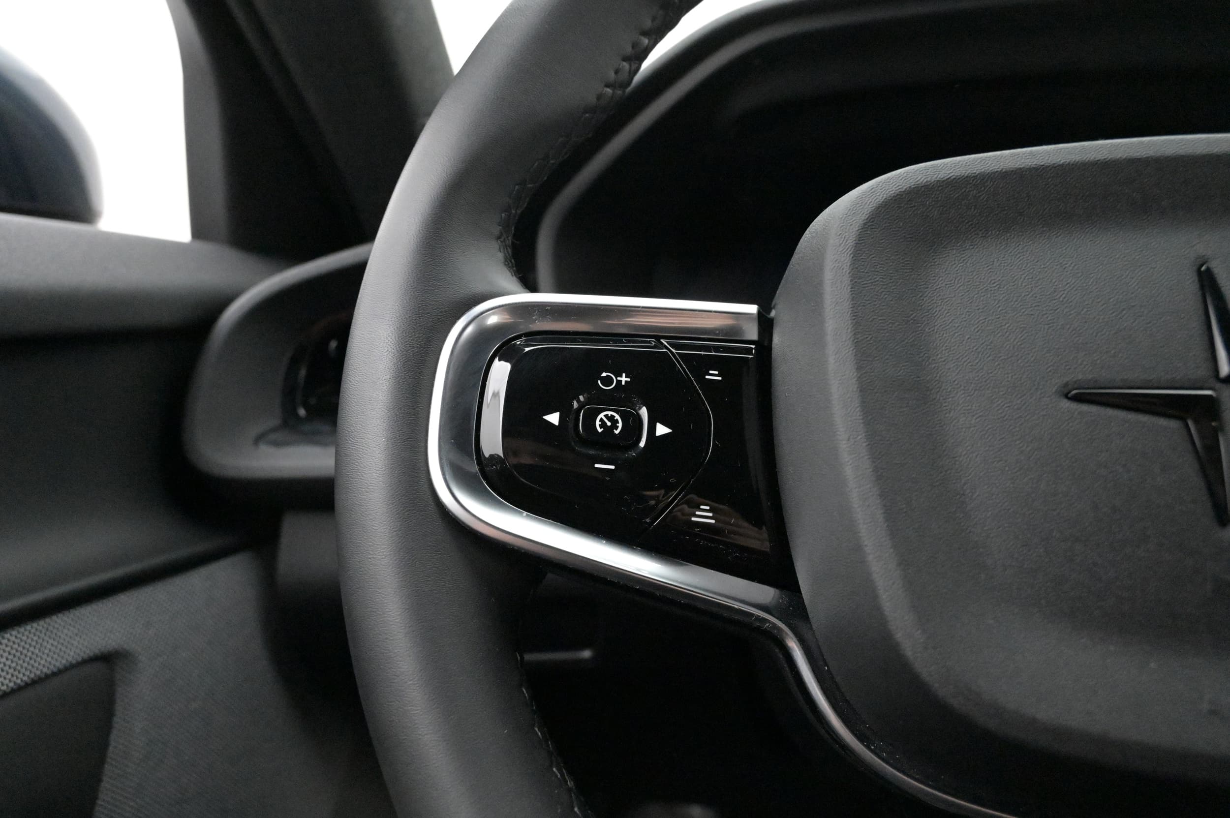 Multifunktionsratt med adaptiv farthållare