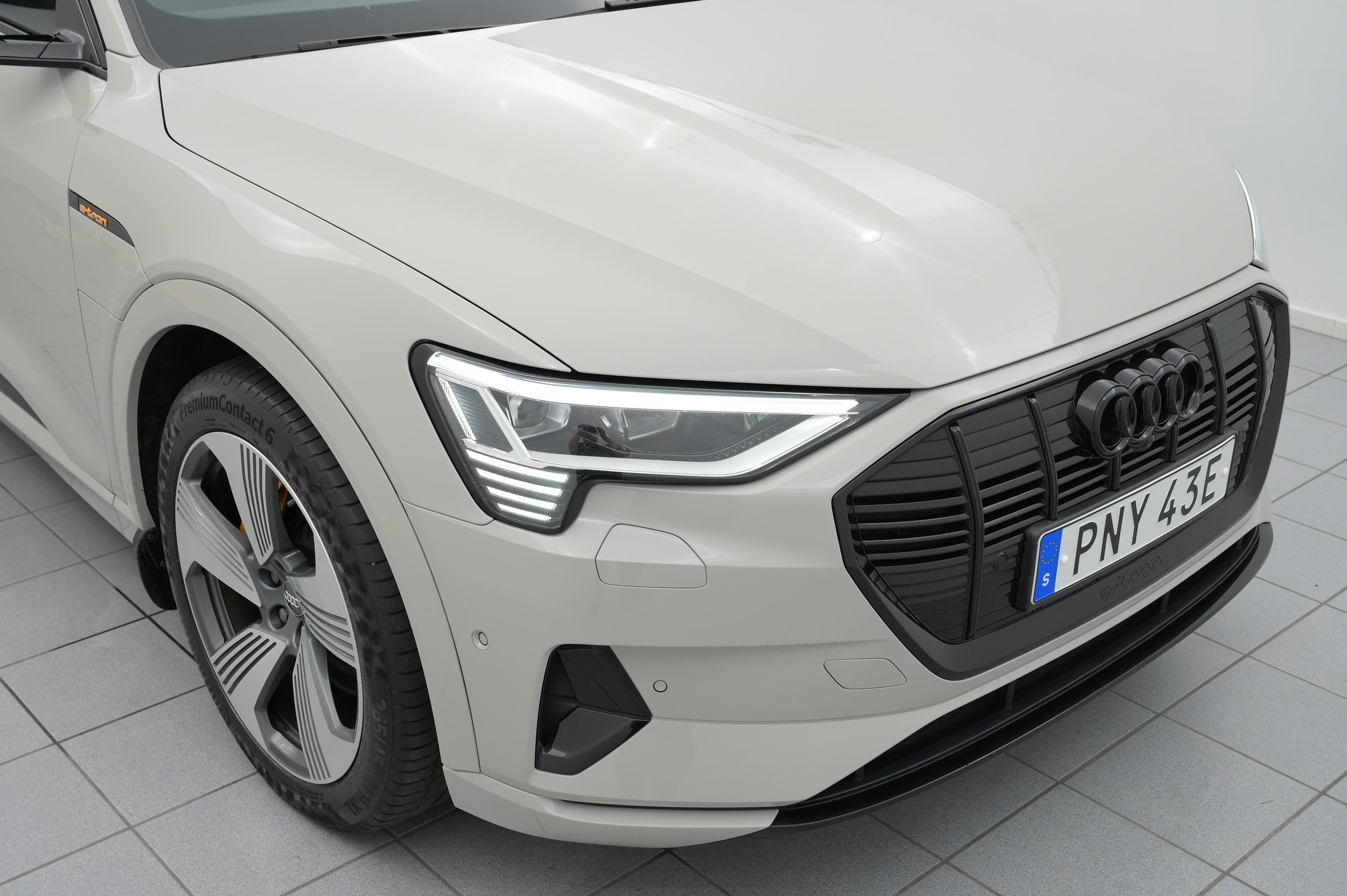 Audi e-tron