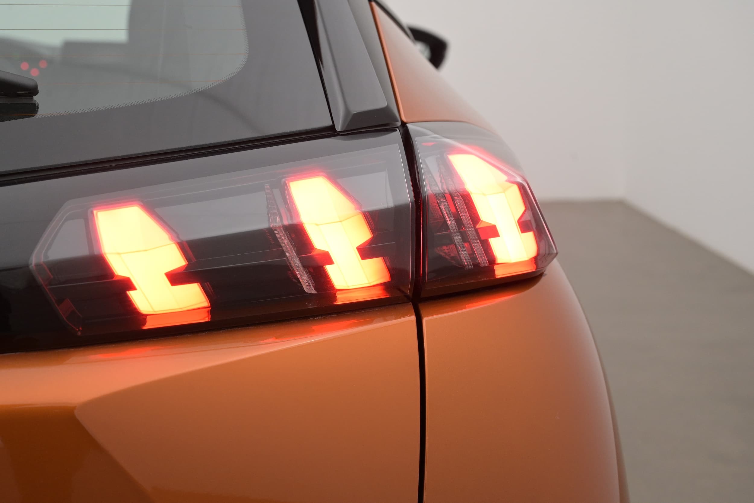 Peugeot e-2008