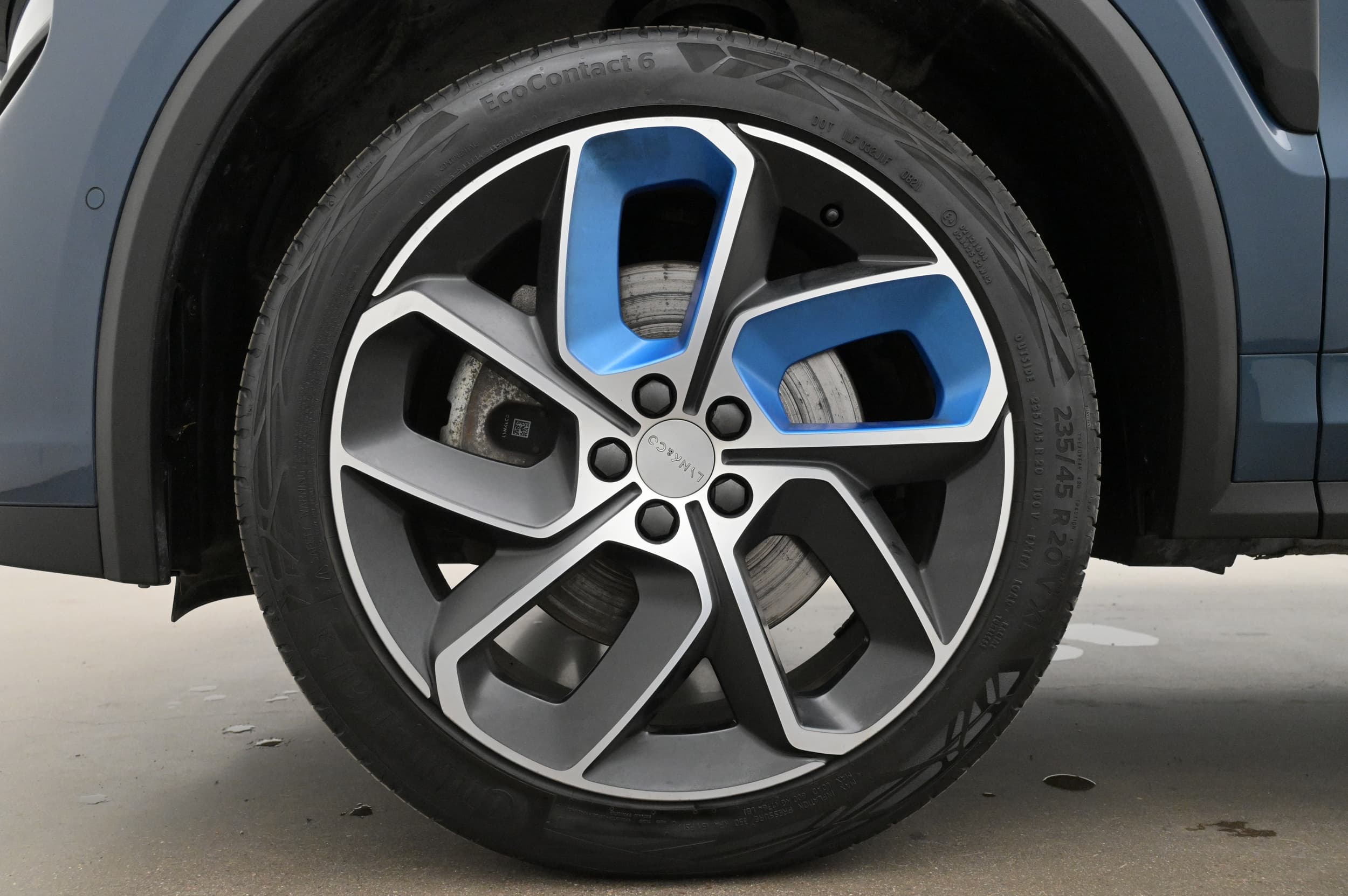 Lynk & Co 01