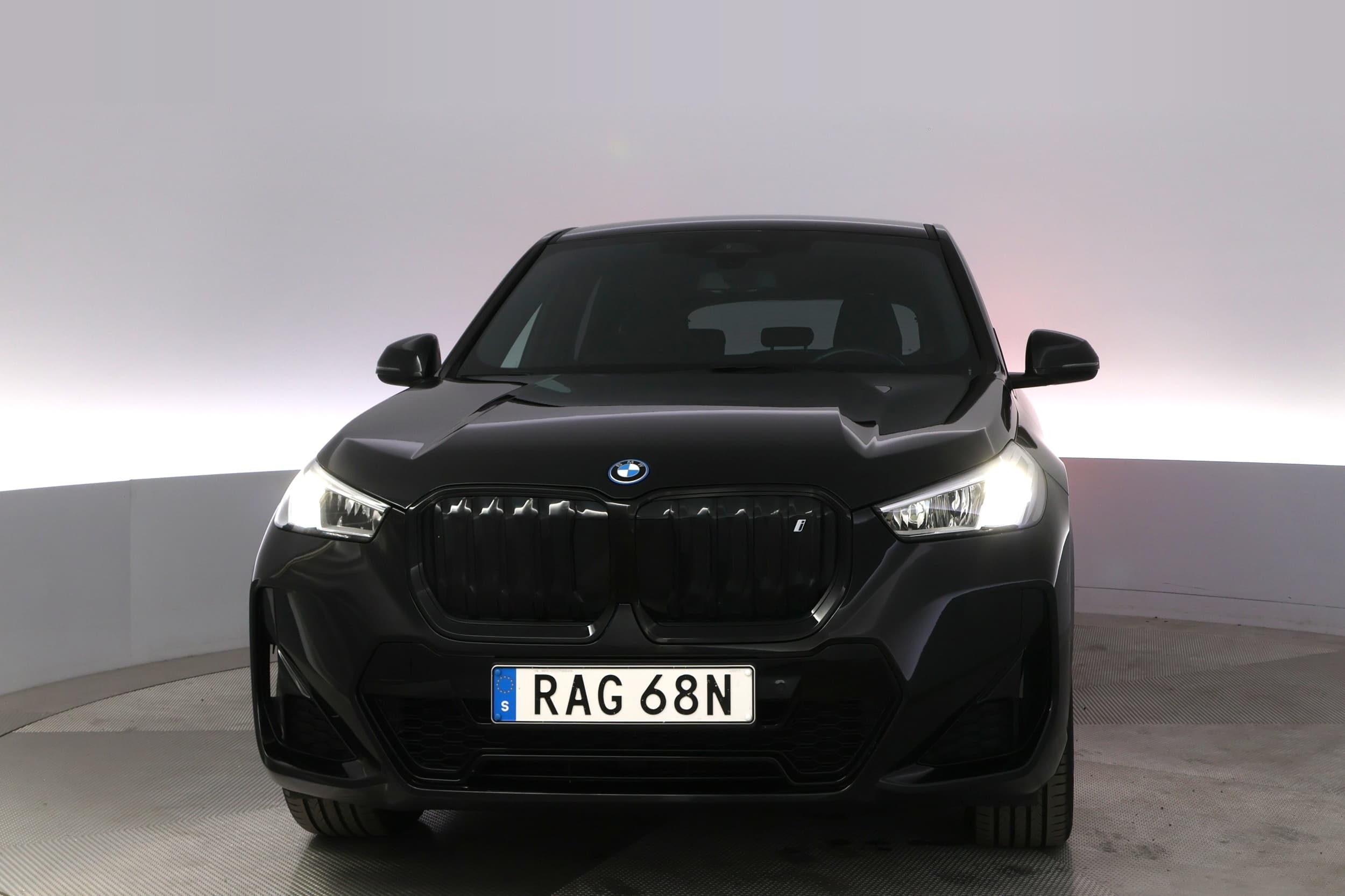 BMW iX1