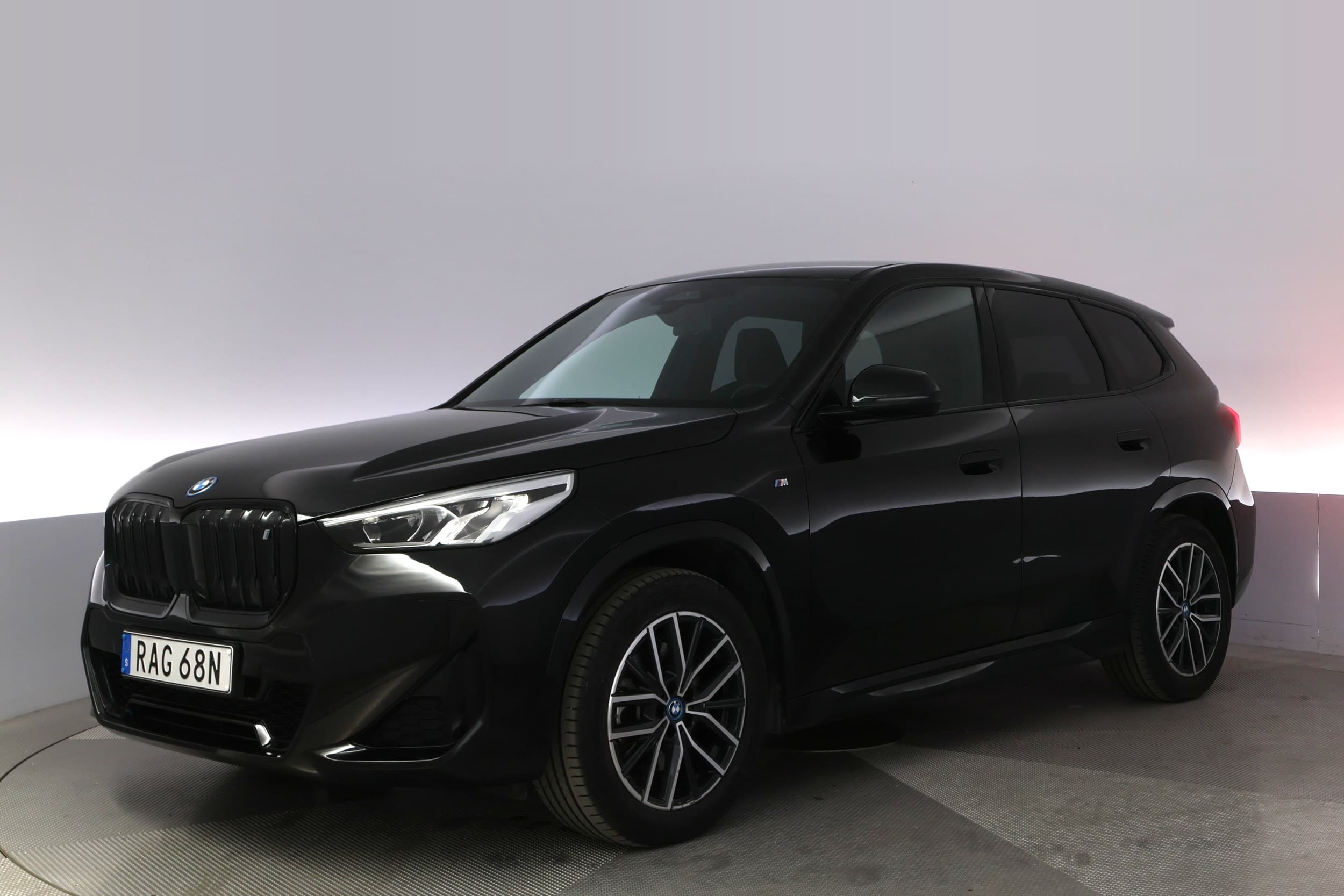 BMW iX1