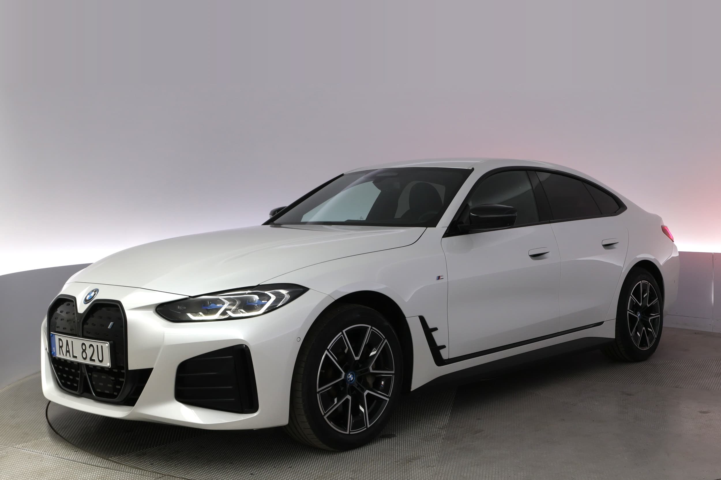 BMW i4