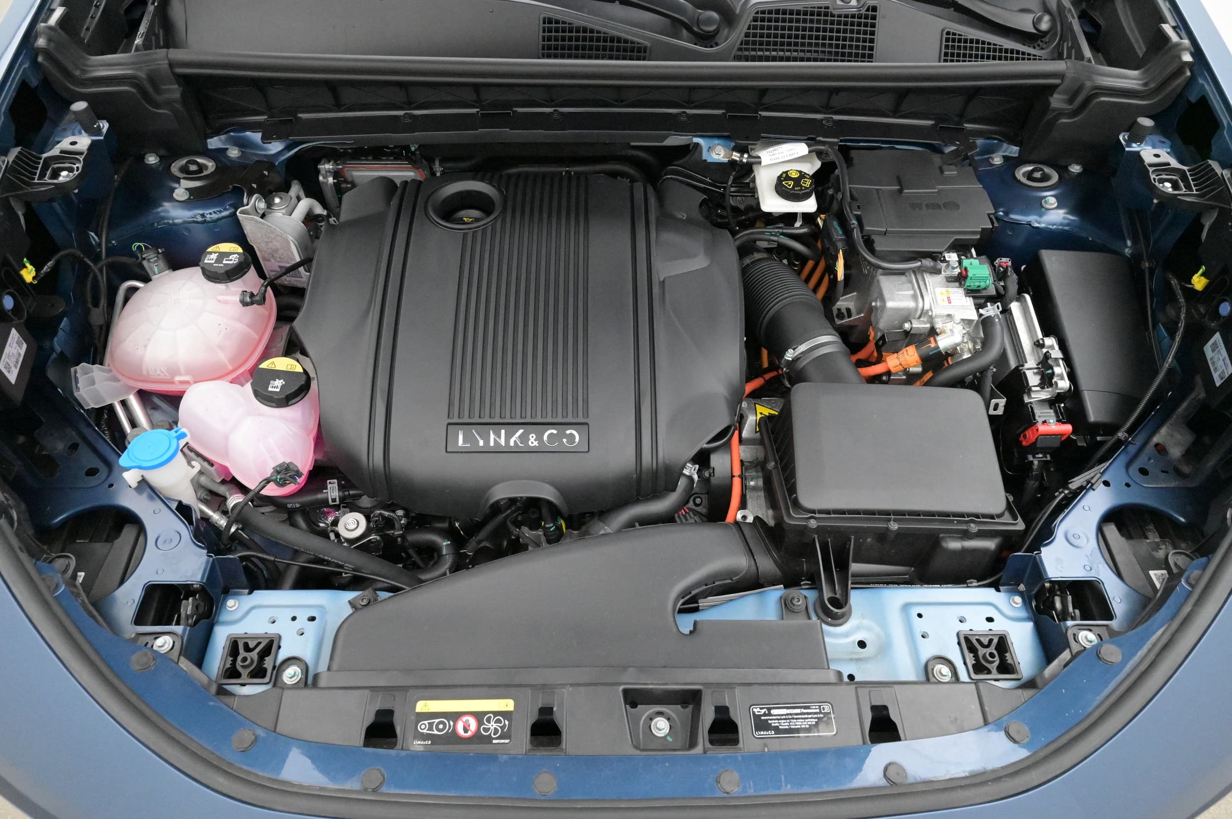 Lynk & Co 01
