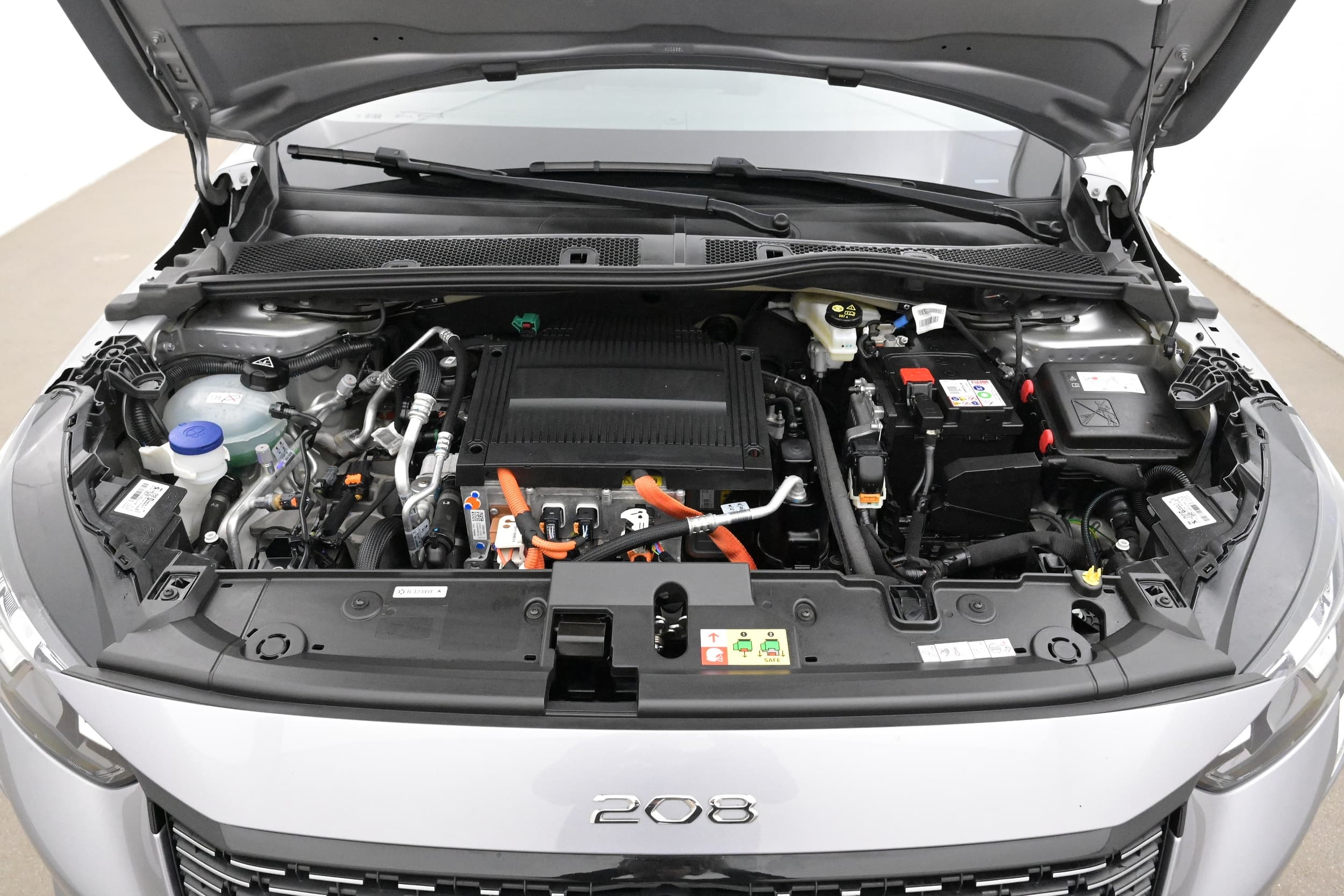Peugeot e-208