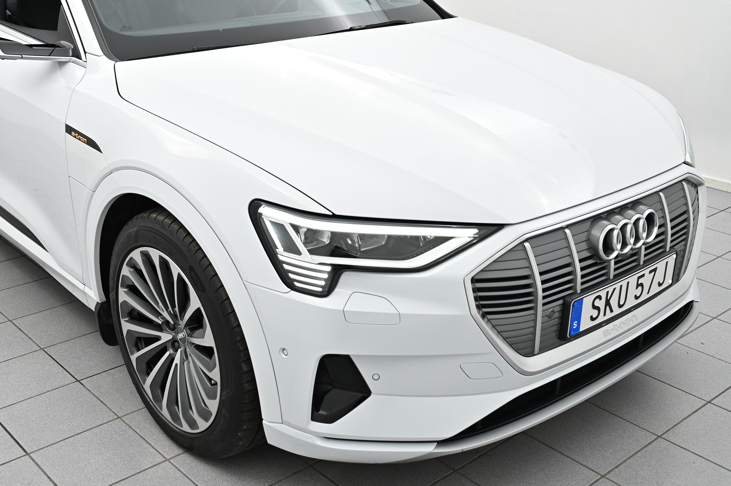 Audi e-tron