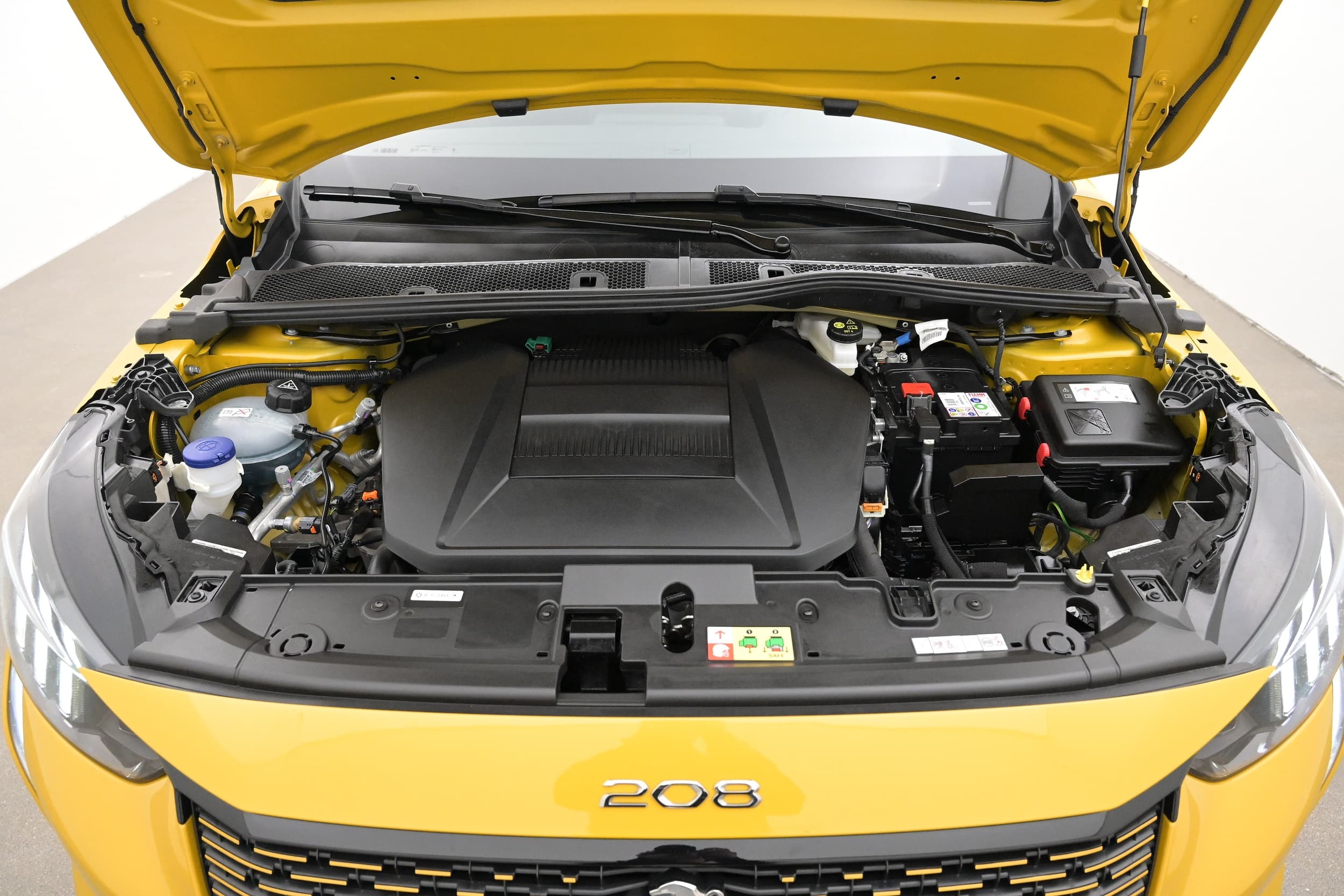 Peugeot e-208