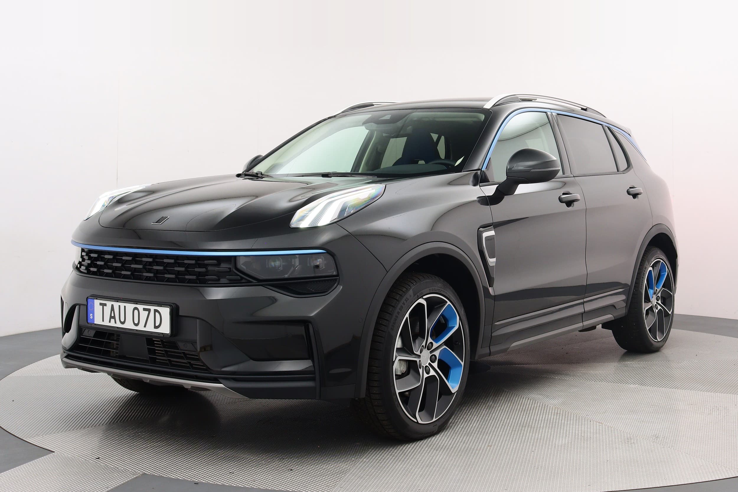 Lynk & Co 01
