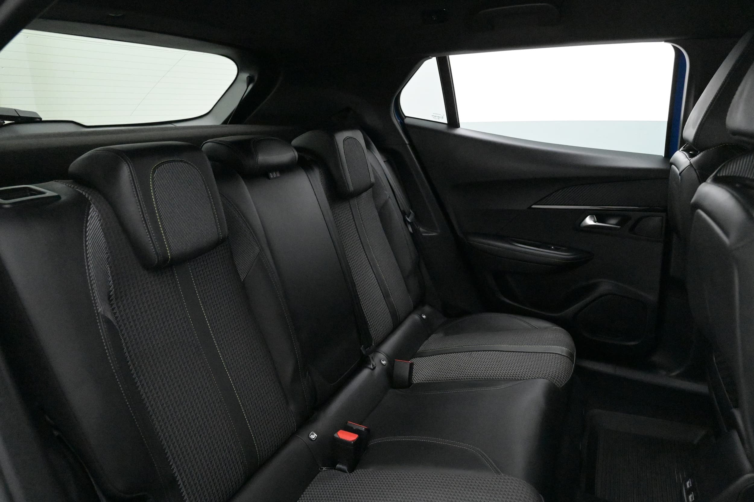 Peugeot e-2008