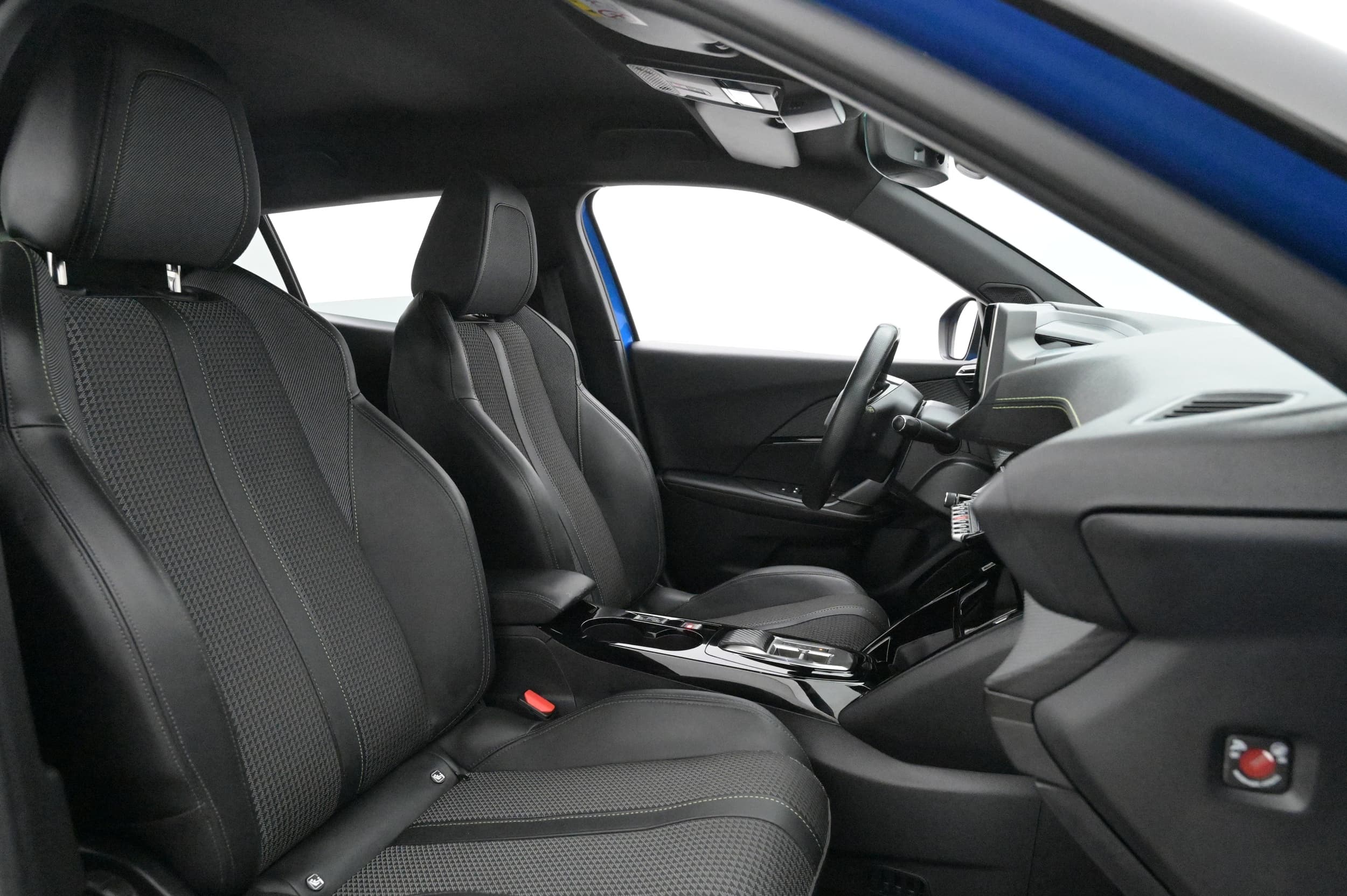 Peugeot e-2008