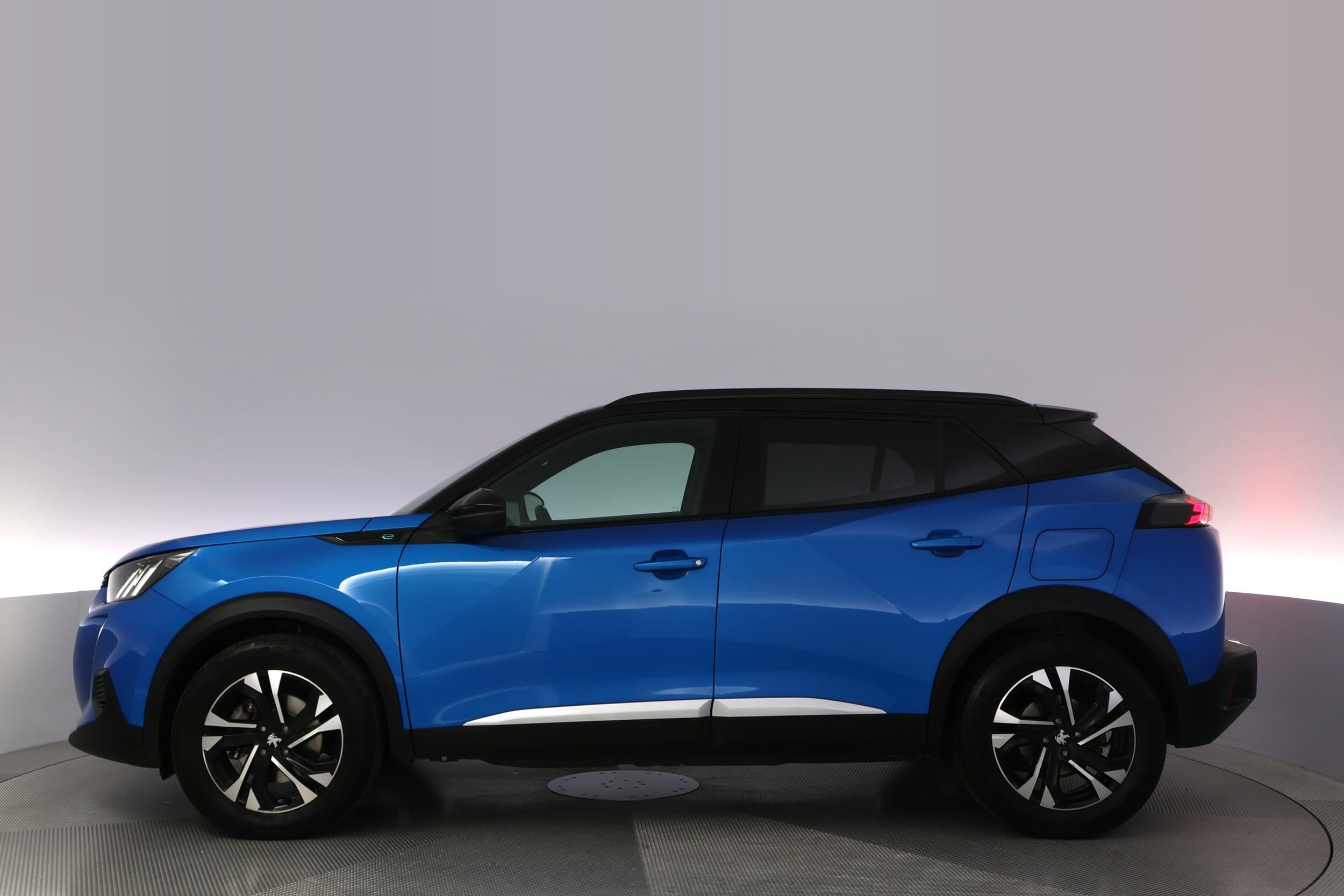 Peugeot e-2008