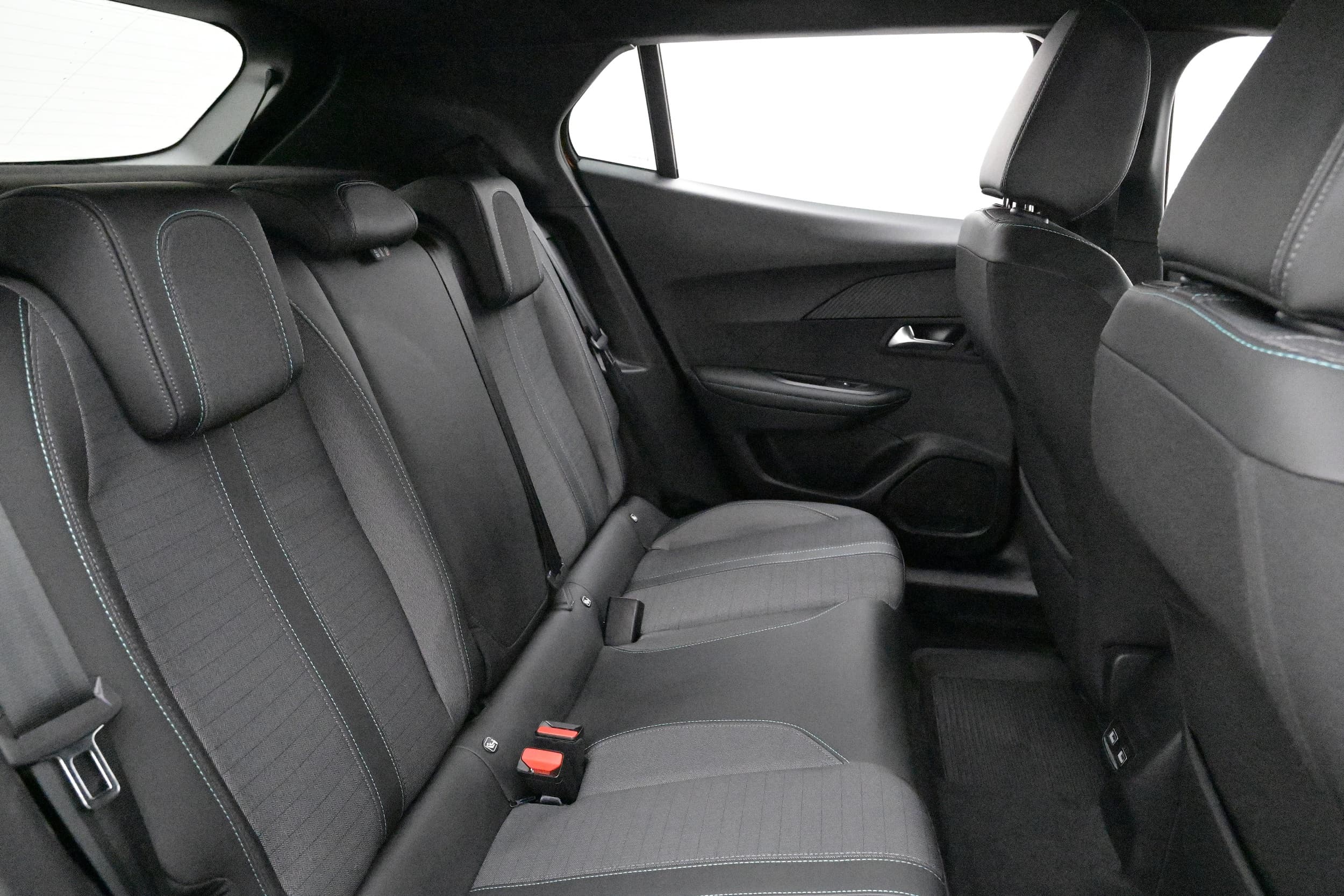 Peugeot e-2008