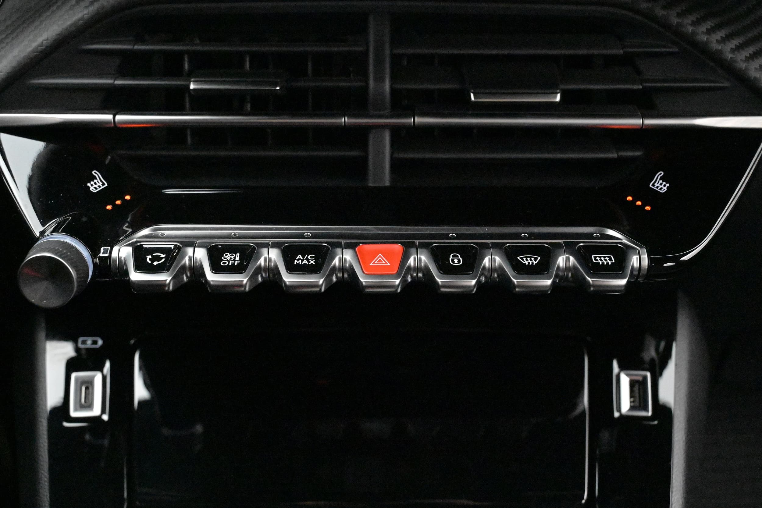 Peugeot e-2008