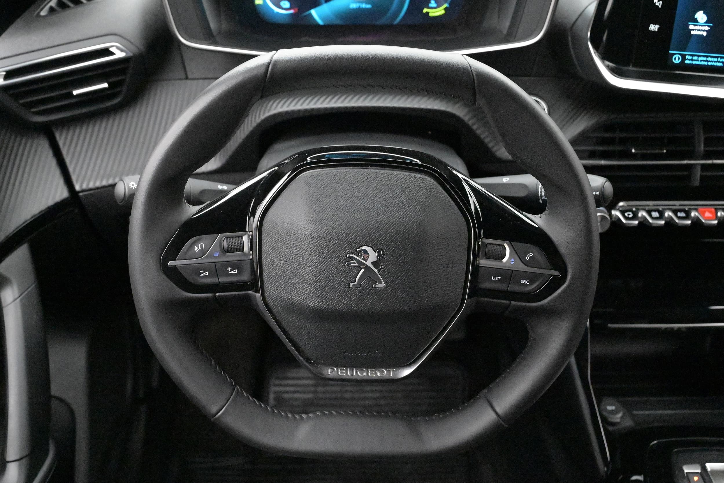Peugeot e-2008