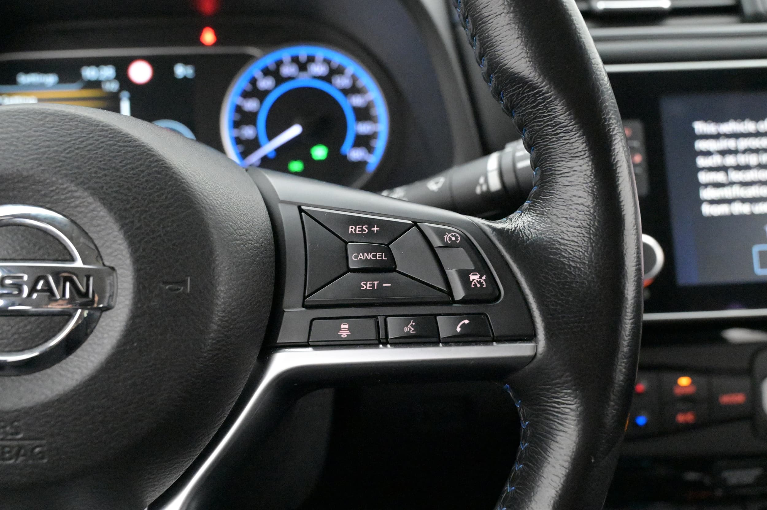 Intelligent adaptiv farthållare, Driver Assist Pack och intelligent filbytesvarnare