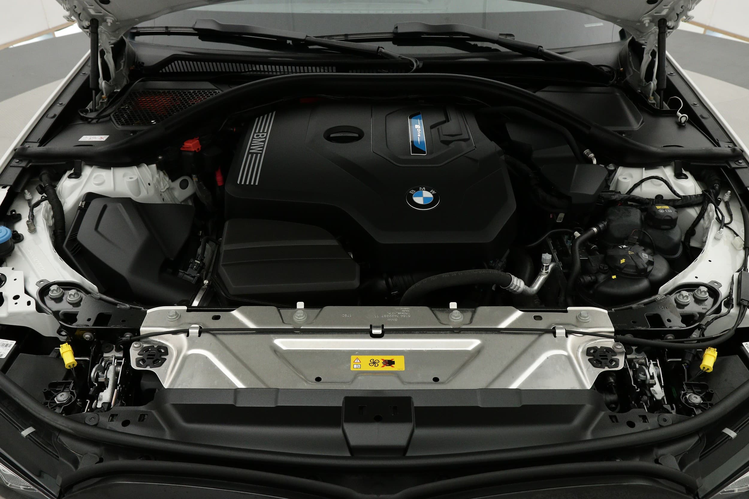 BMW 330e 