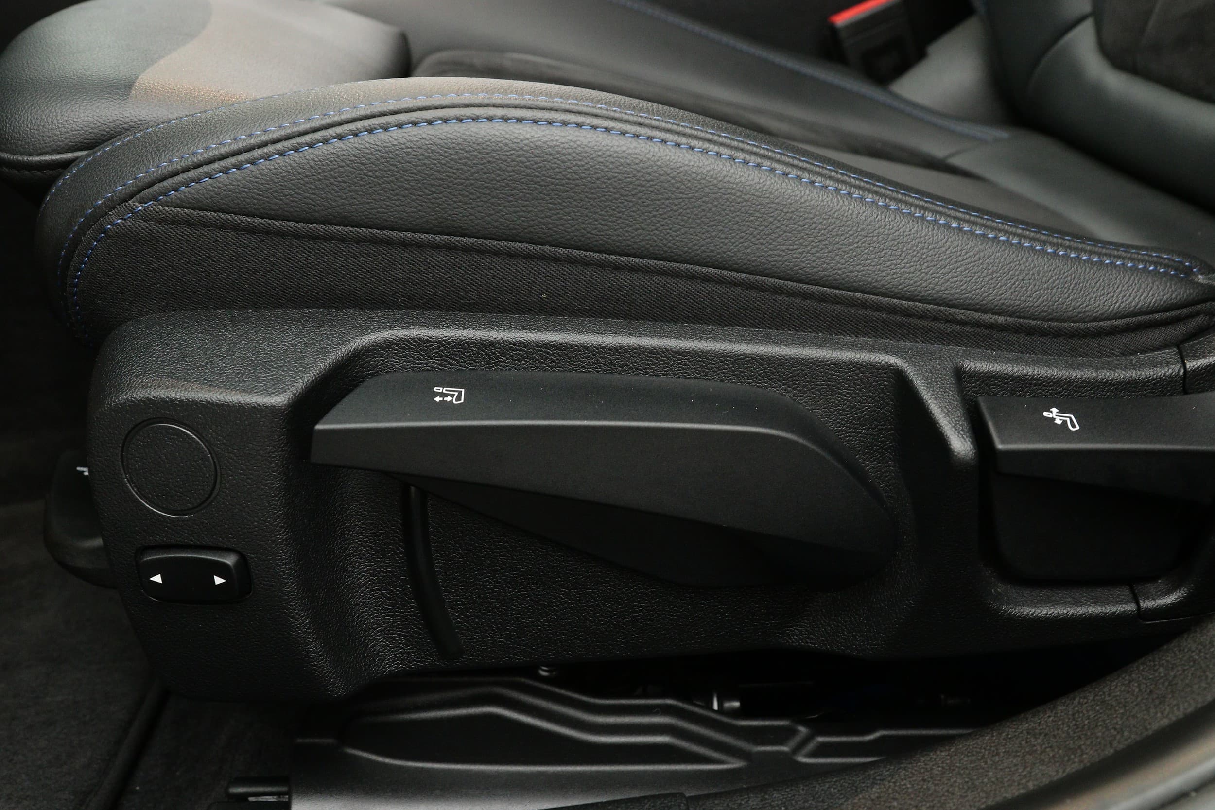 BMW 330e 