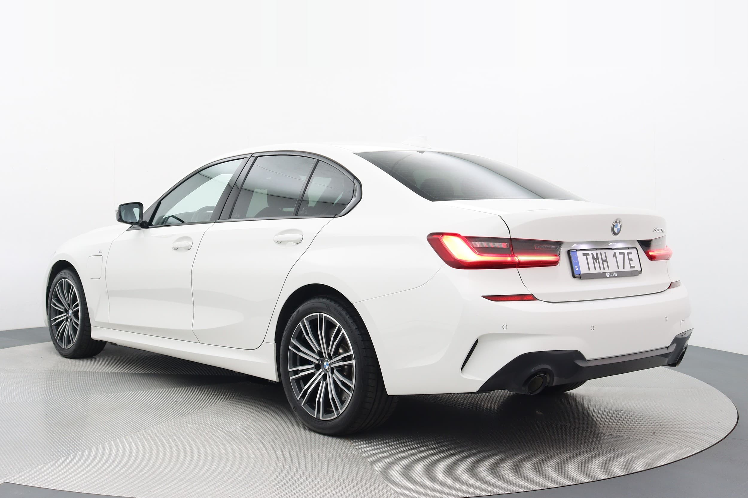 BMW 330e 