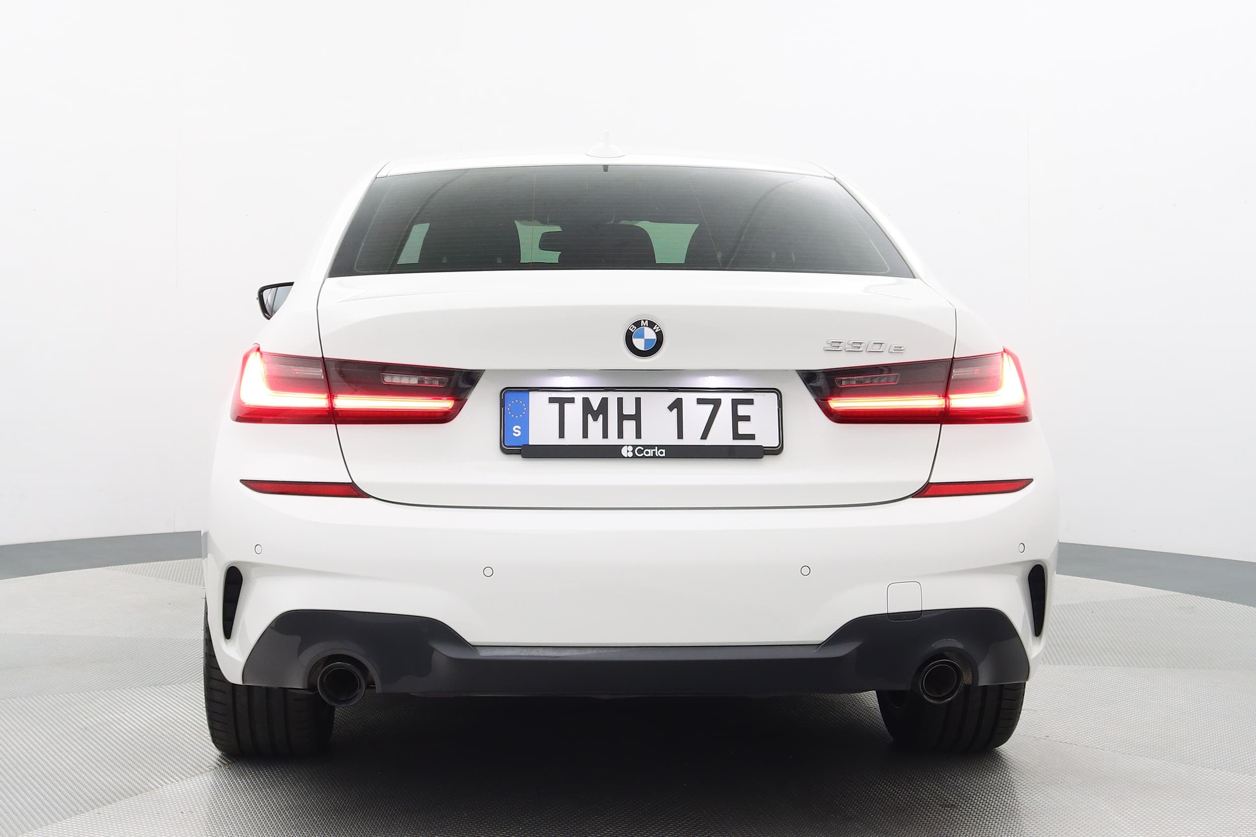 BMW 330e 