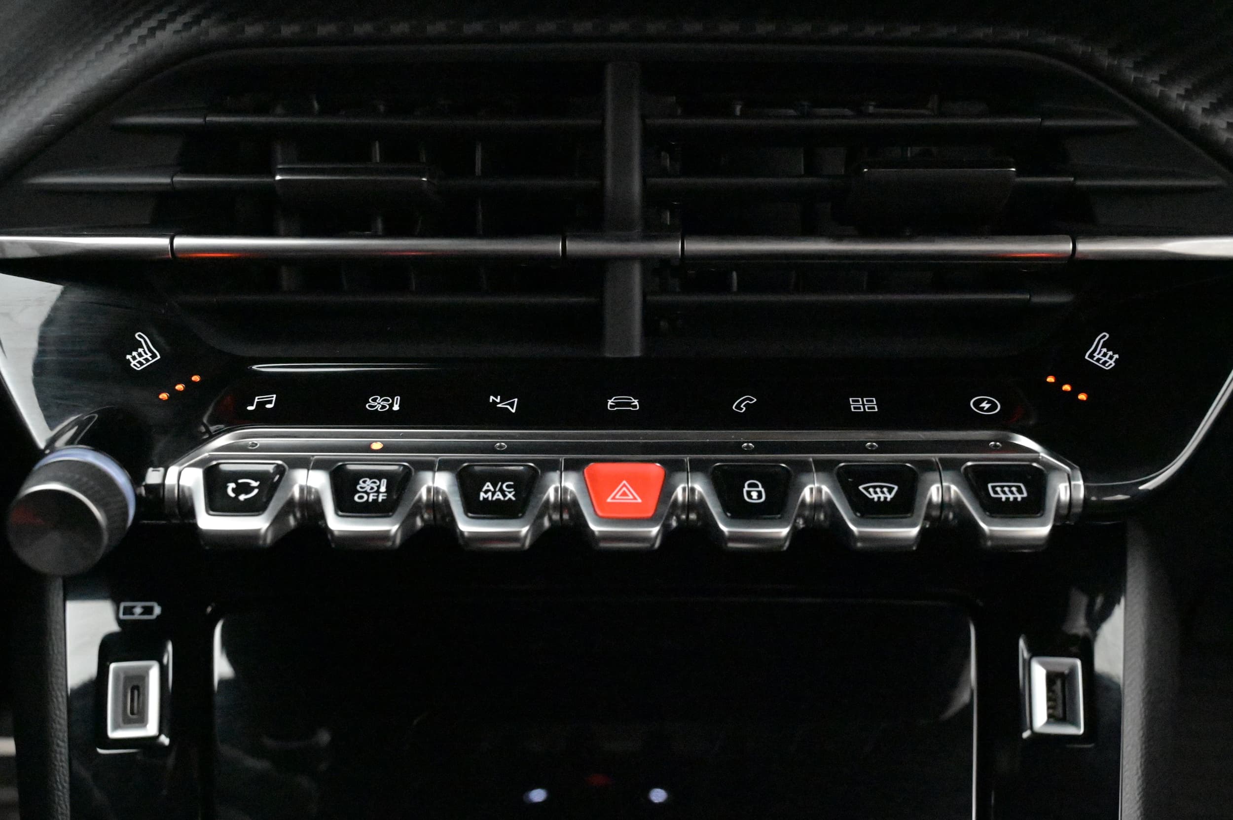 Peugeot e-2008