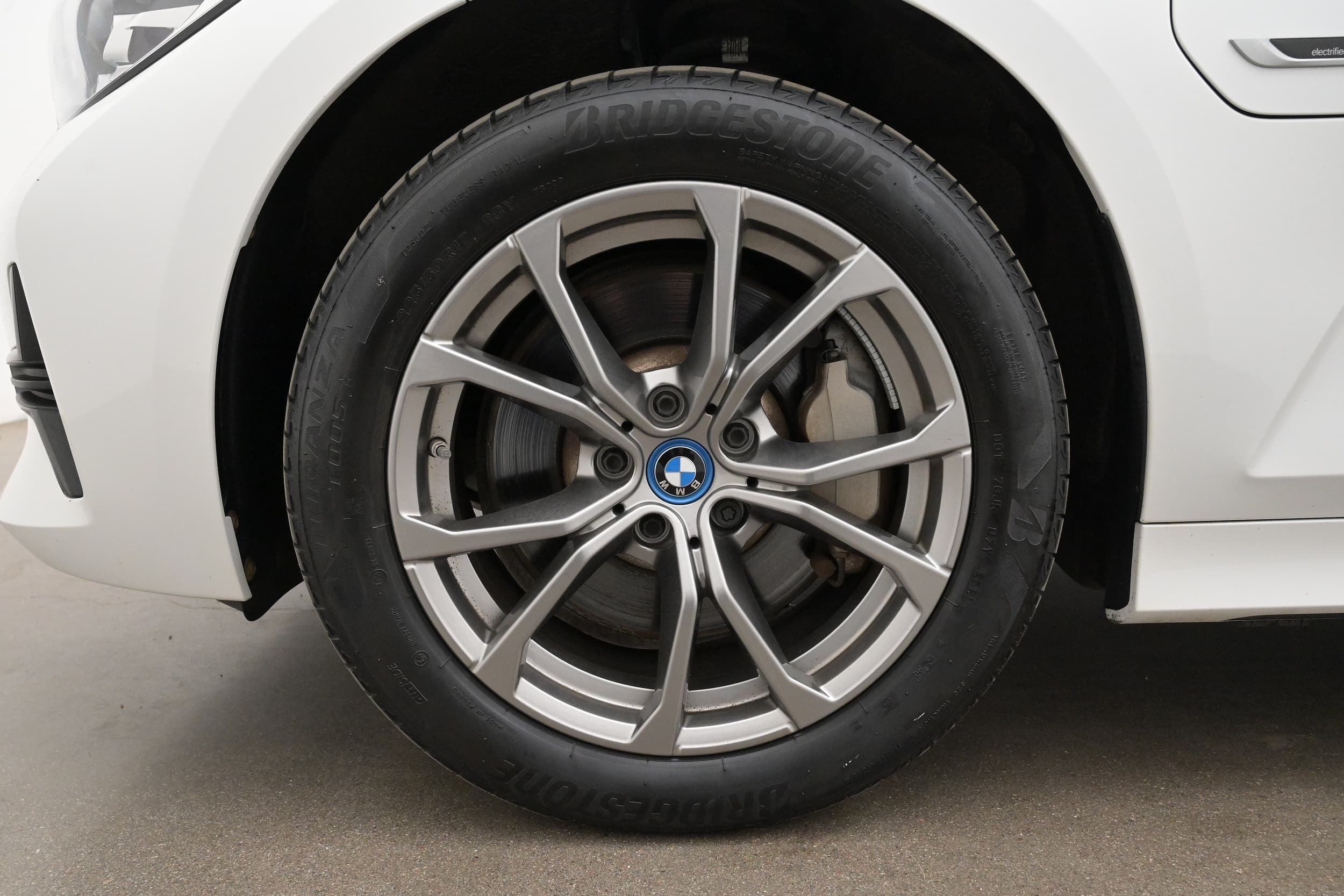 BMW 330e