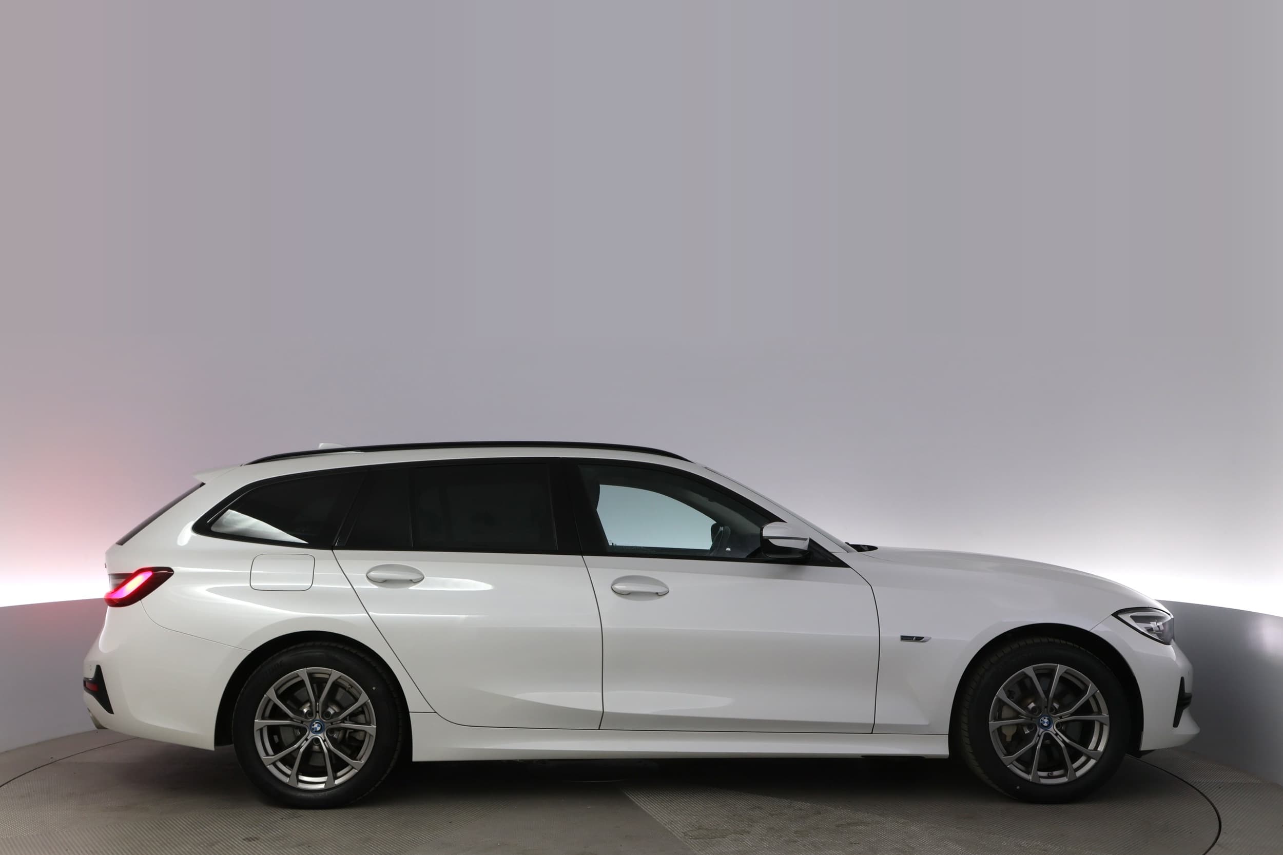 BMW 330e