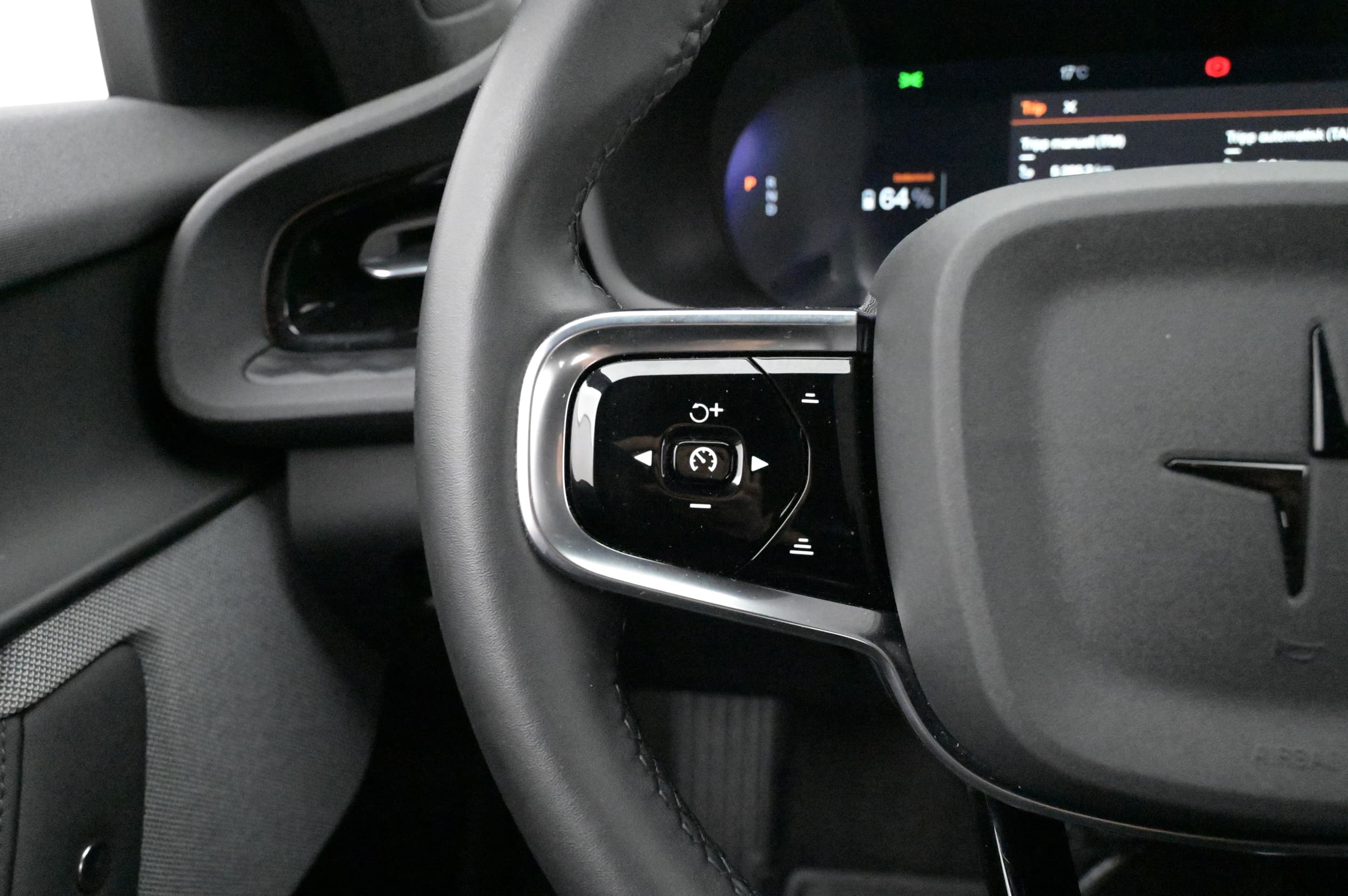 Multifunktionsratt med adaptiv farthållare