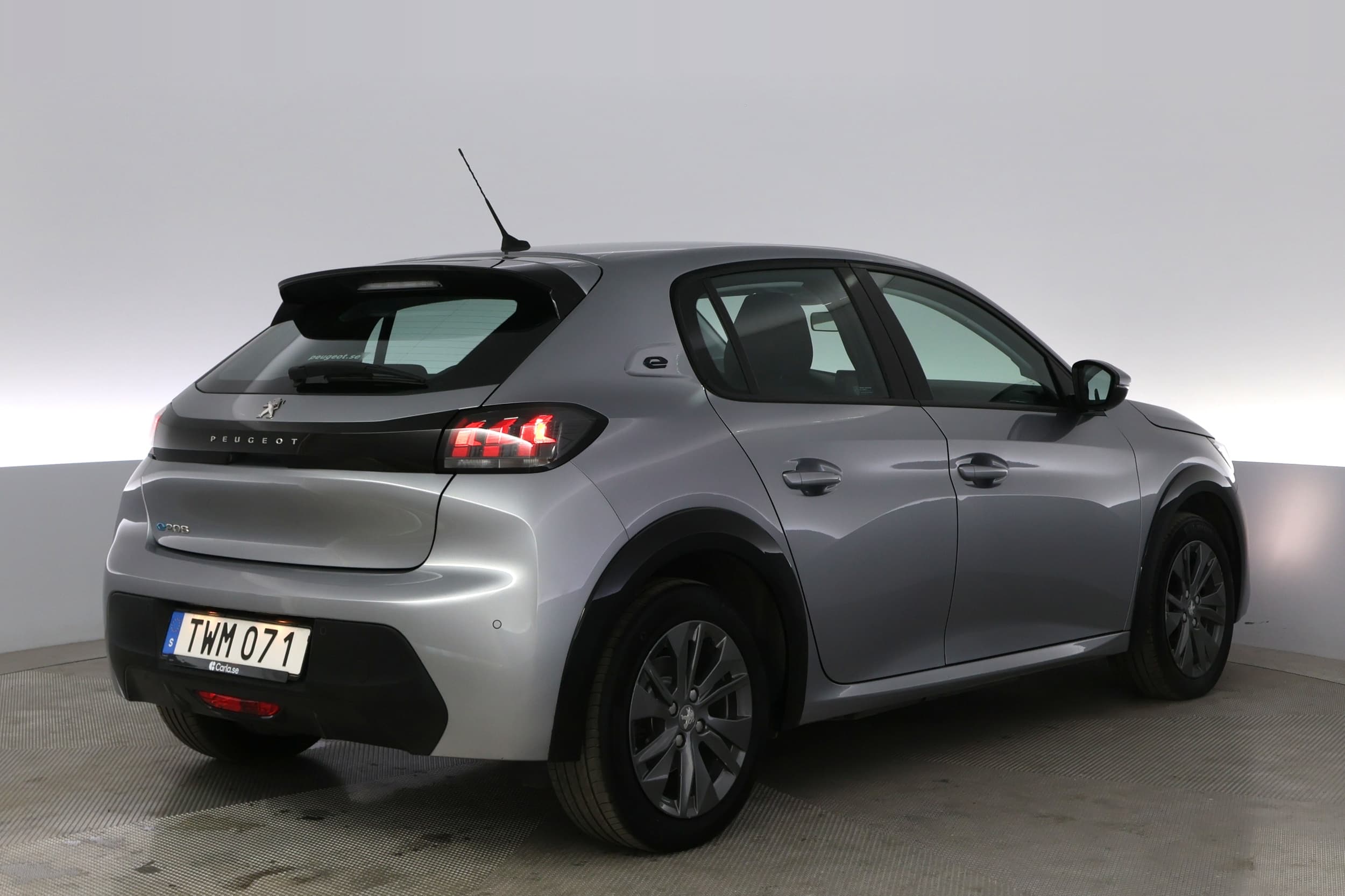 Peugeot e-208