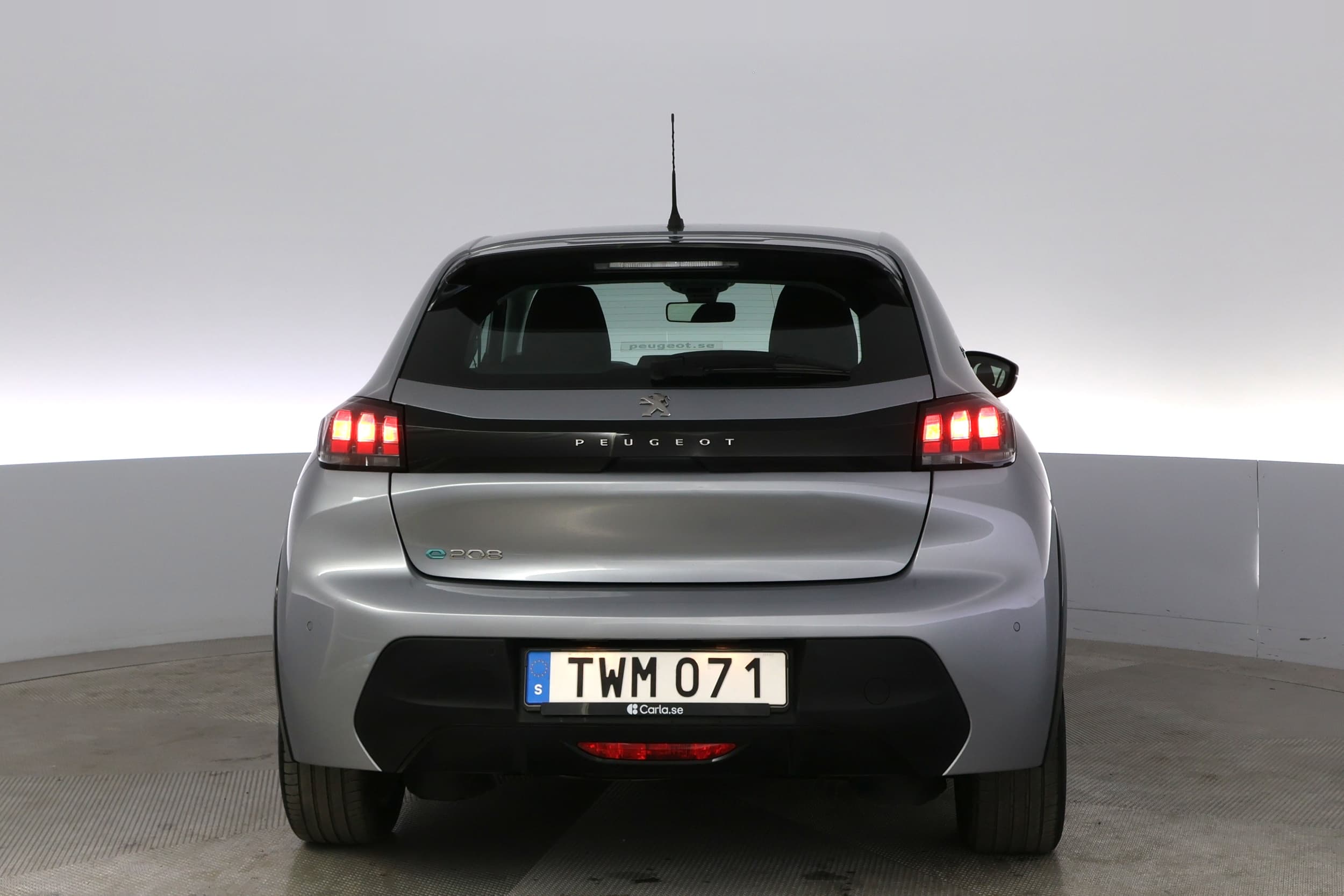 Peugeot e-208