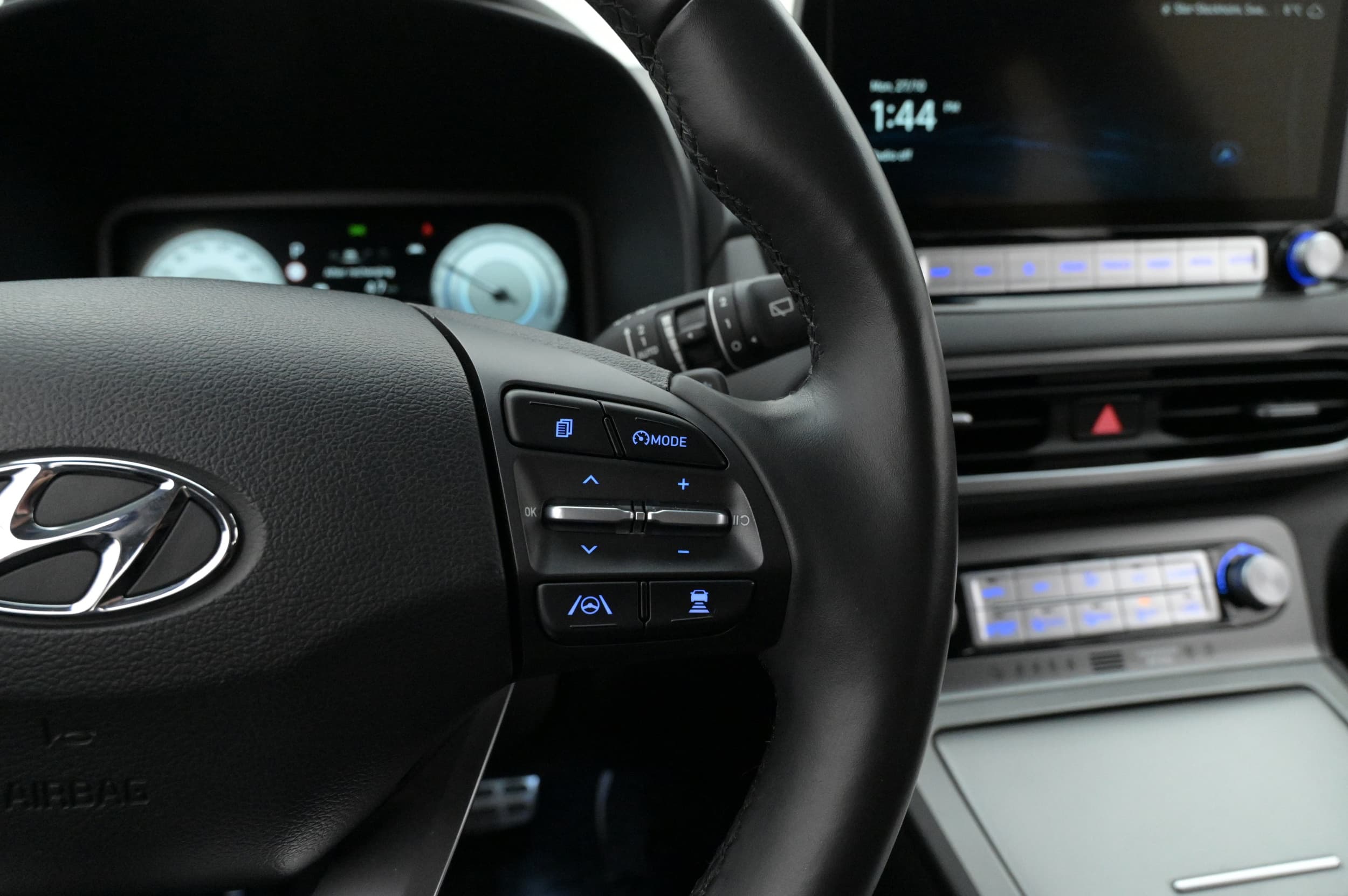 Multifunktionsratt med adaptiv farthållare