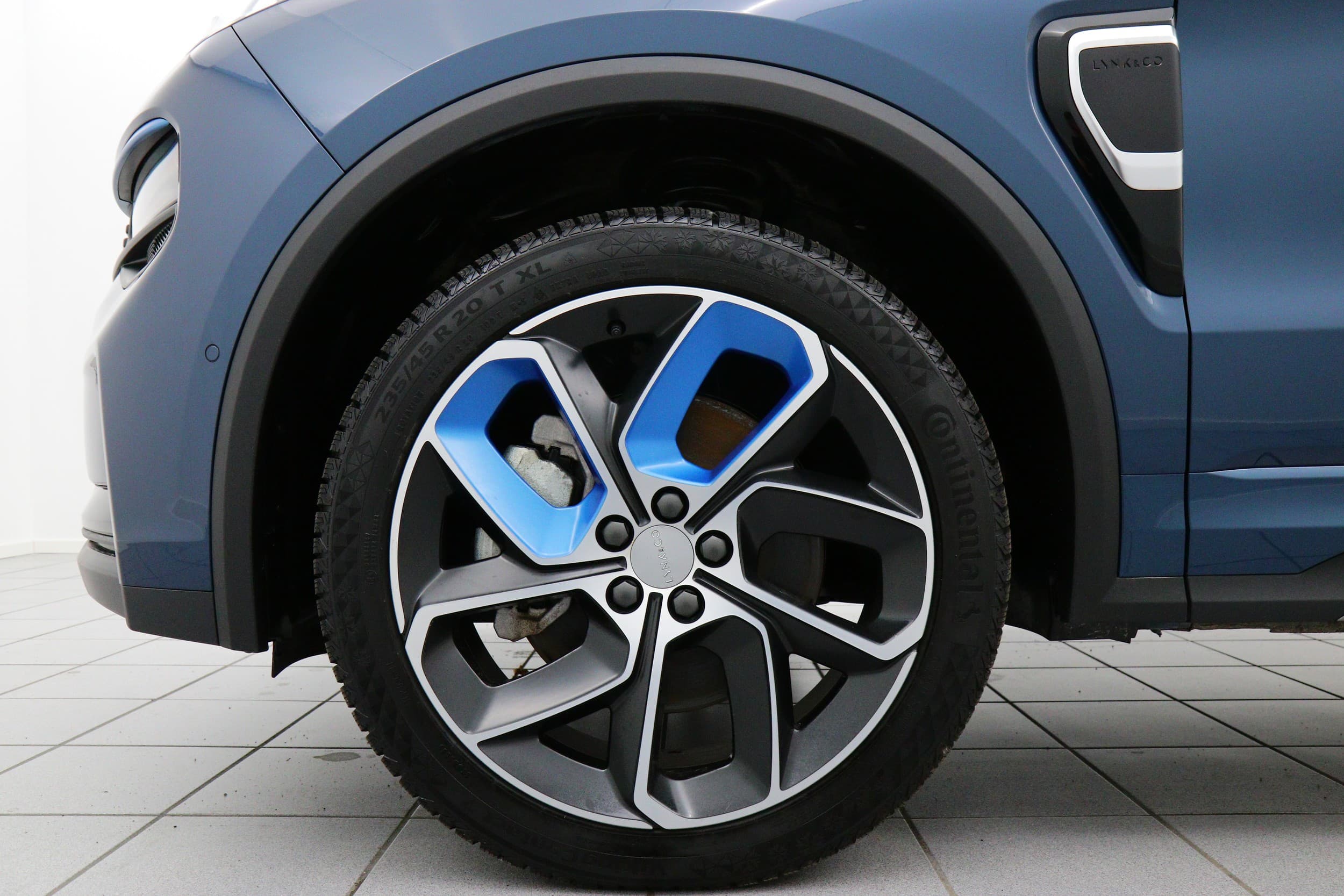 Lynk & Co 01
