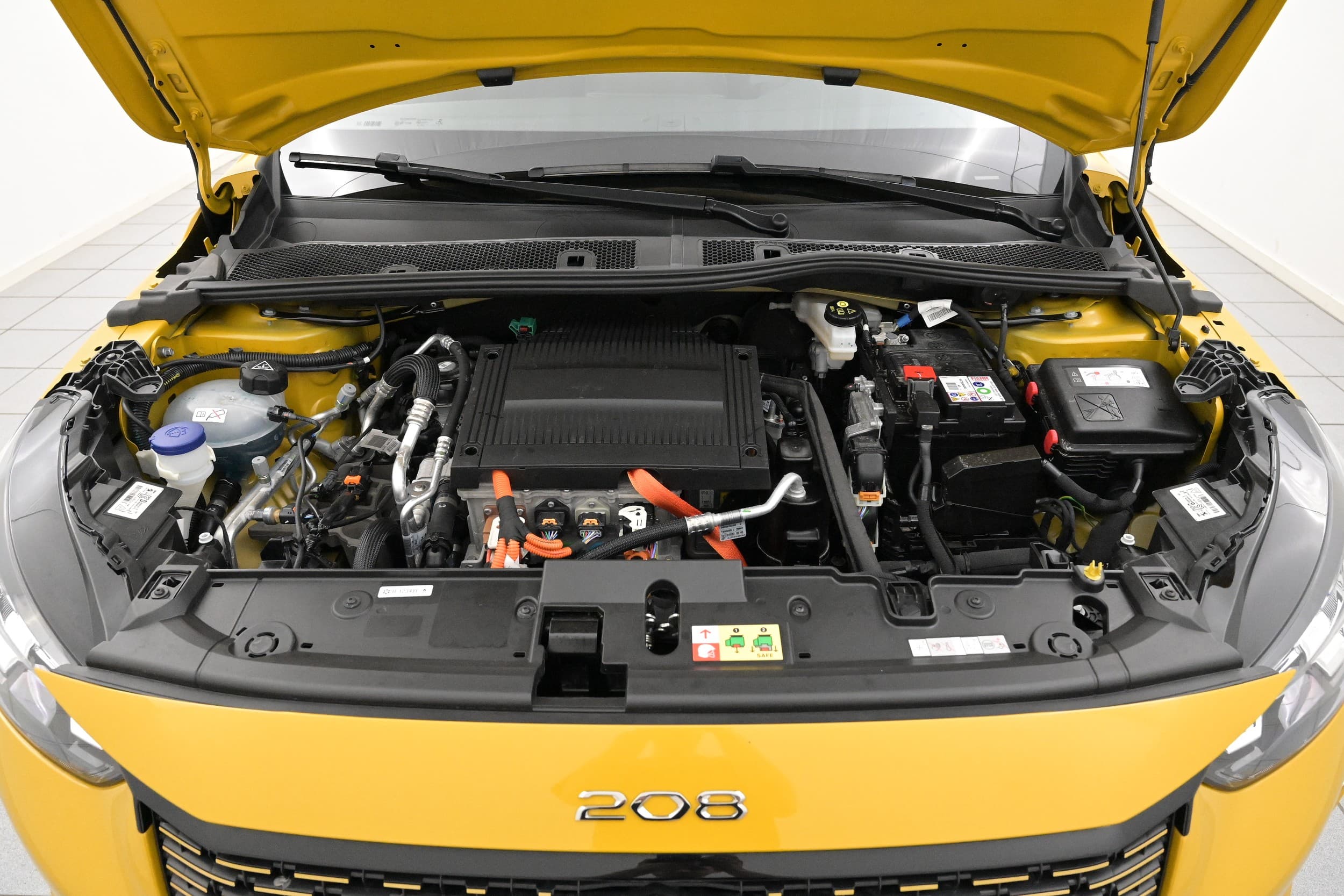 Peugeot e-208