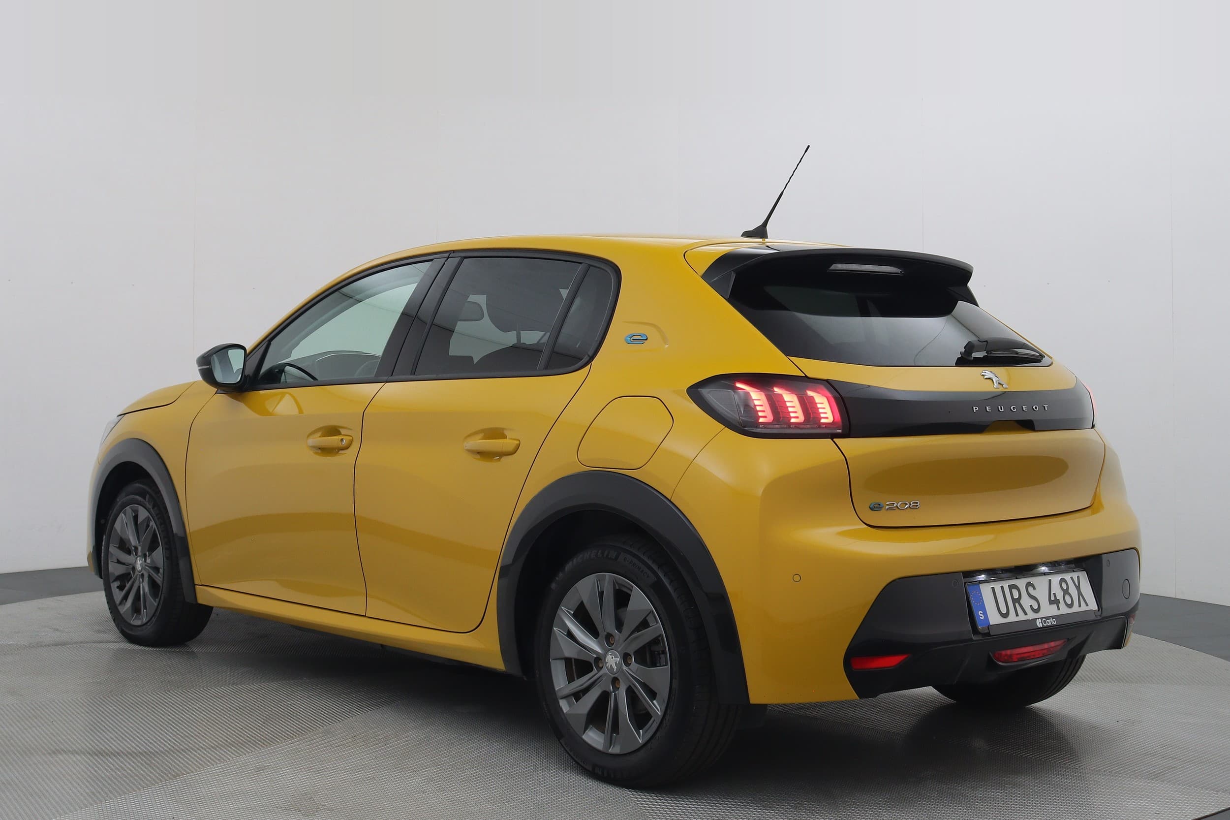 Peugeot e-208