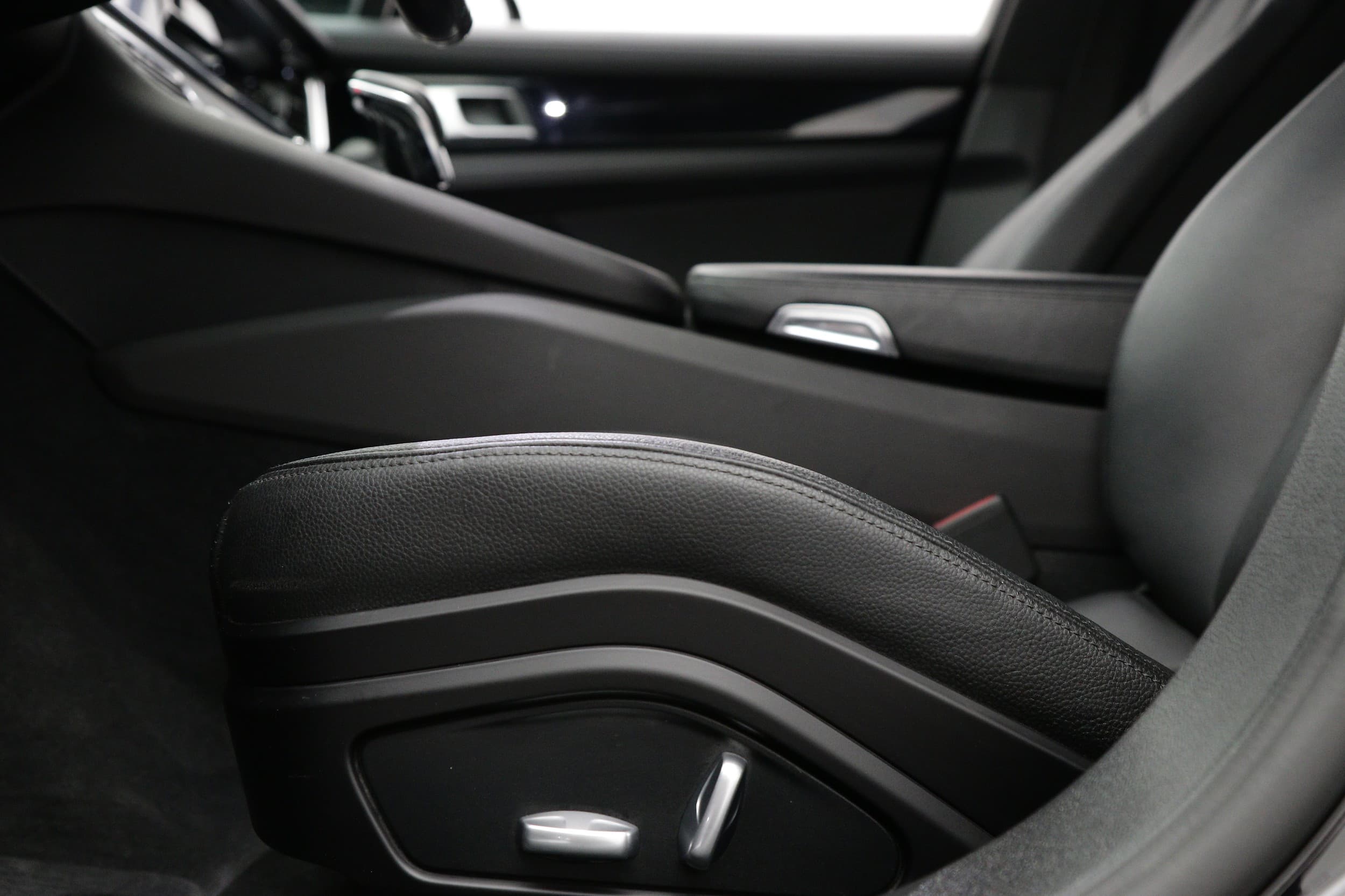 Porsche Panamera 4