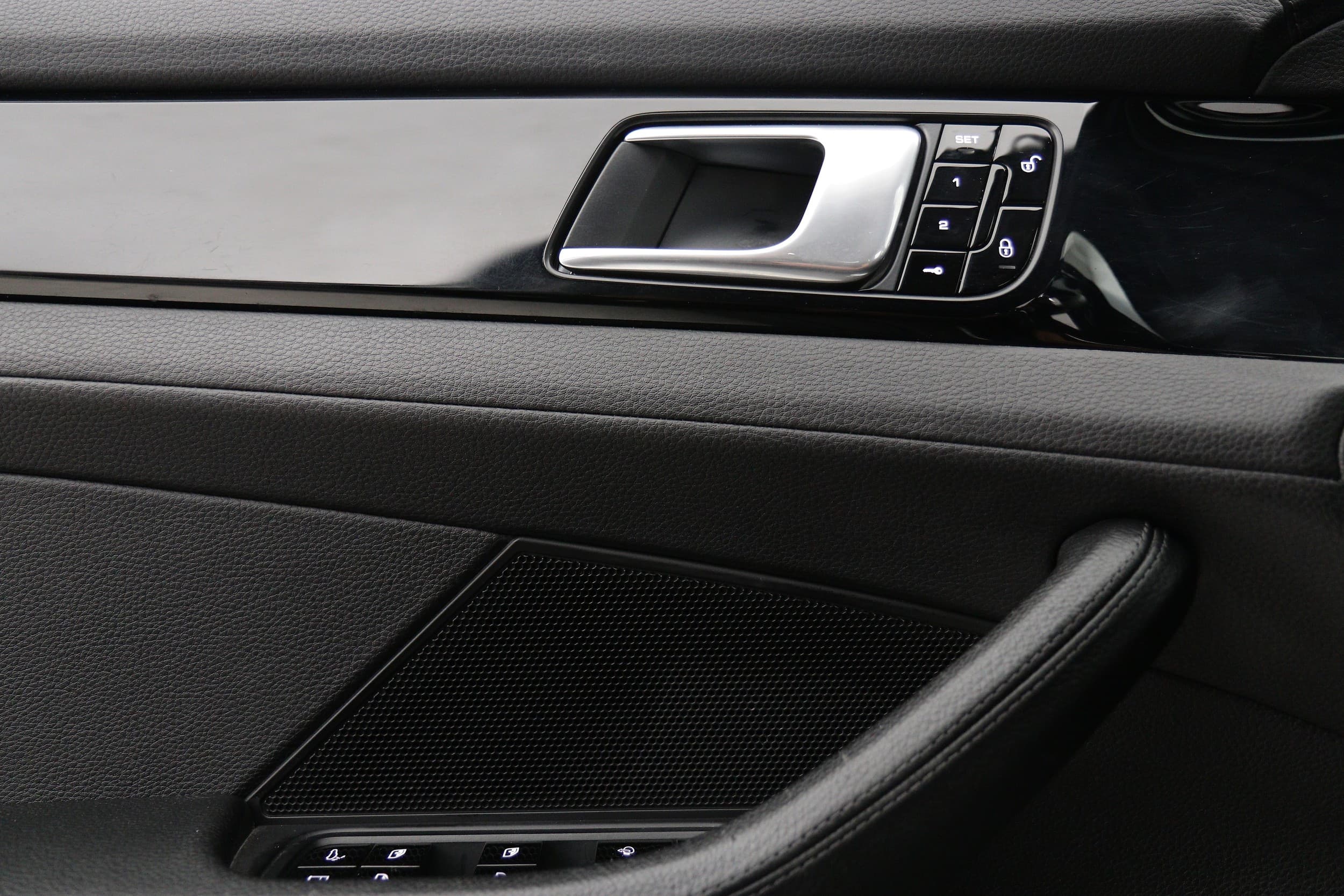 Porsche Panamera 4