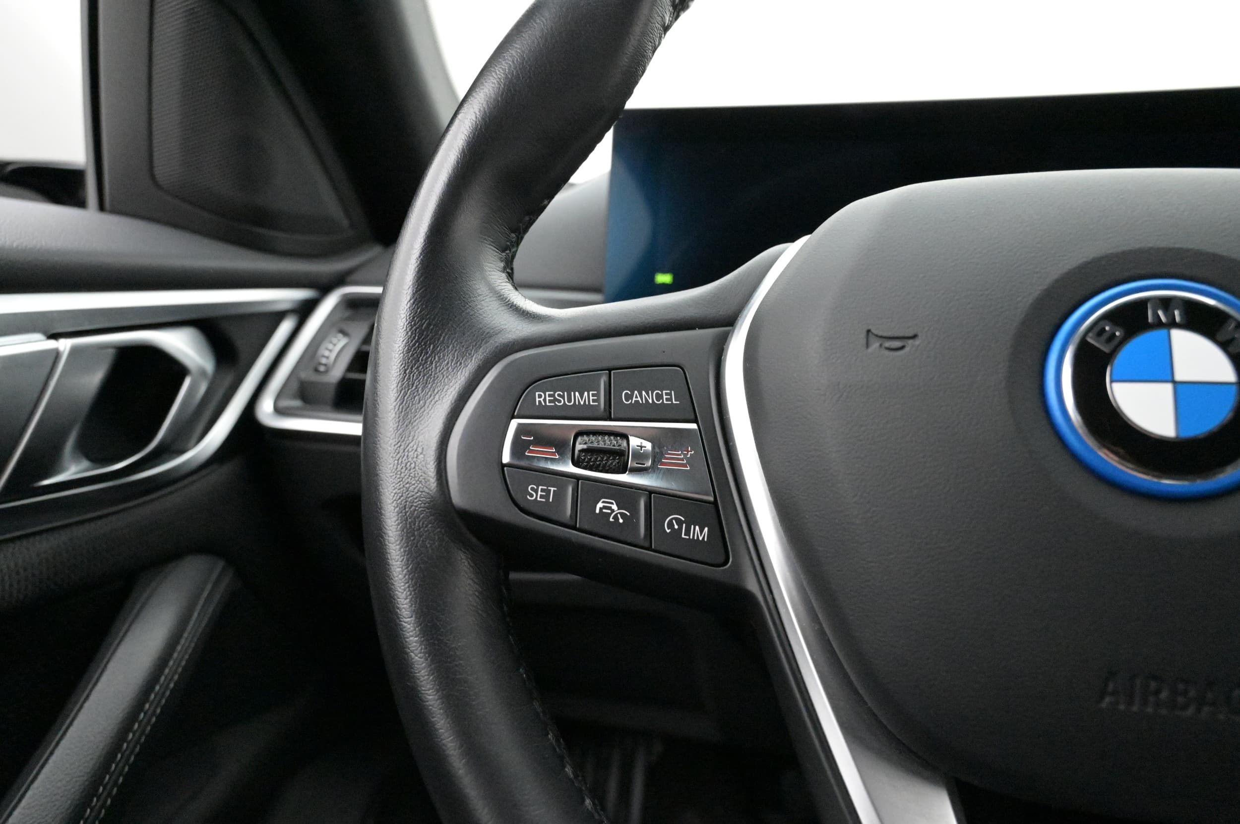 Multifunktionsratt med adaptiv farthållare