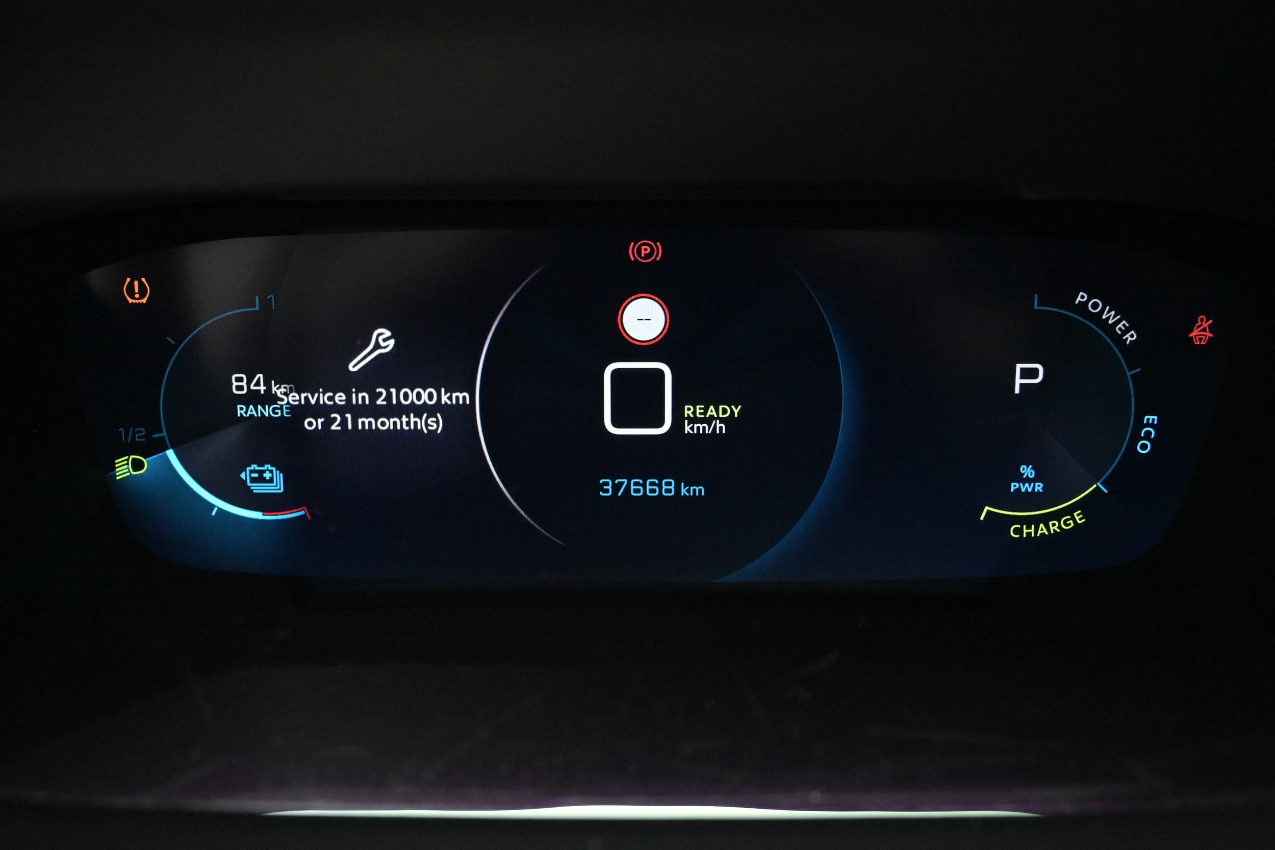 Peugeot e-208