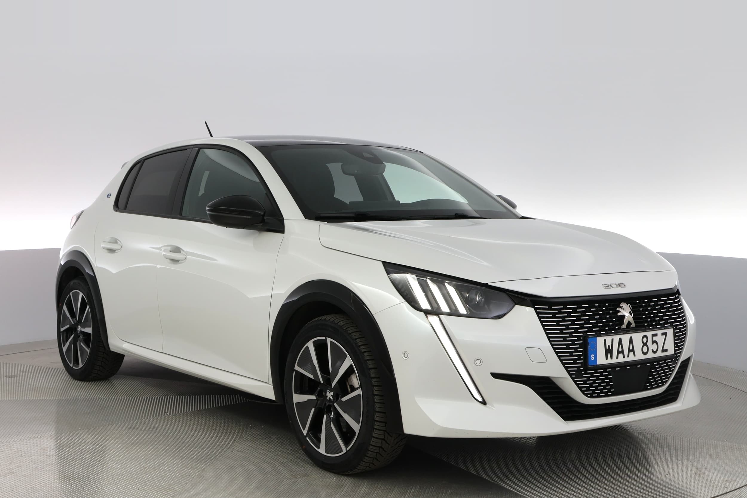 Peugeot e-208