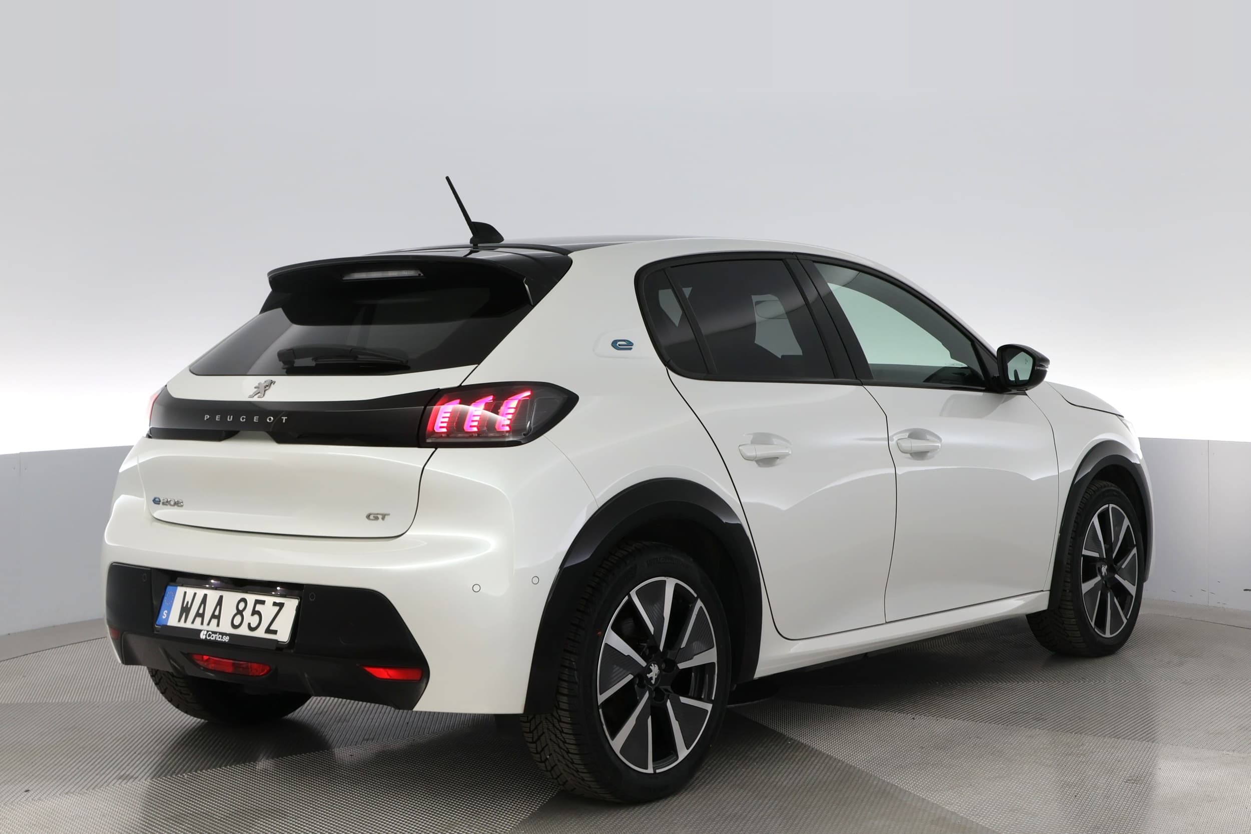Peugeot e-208