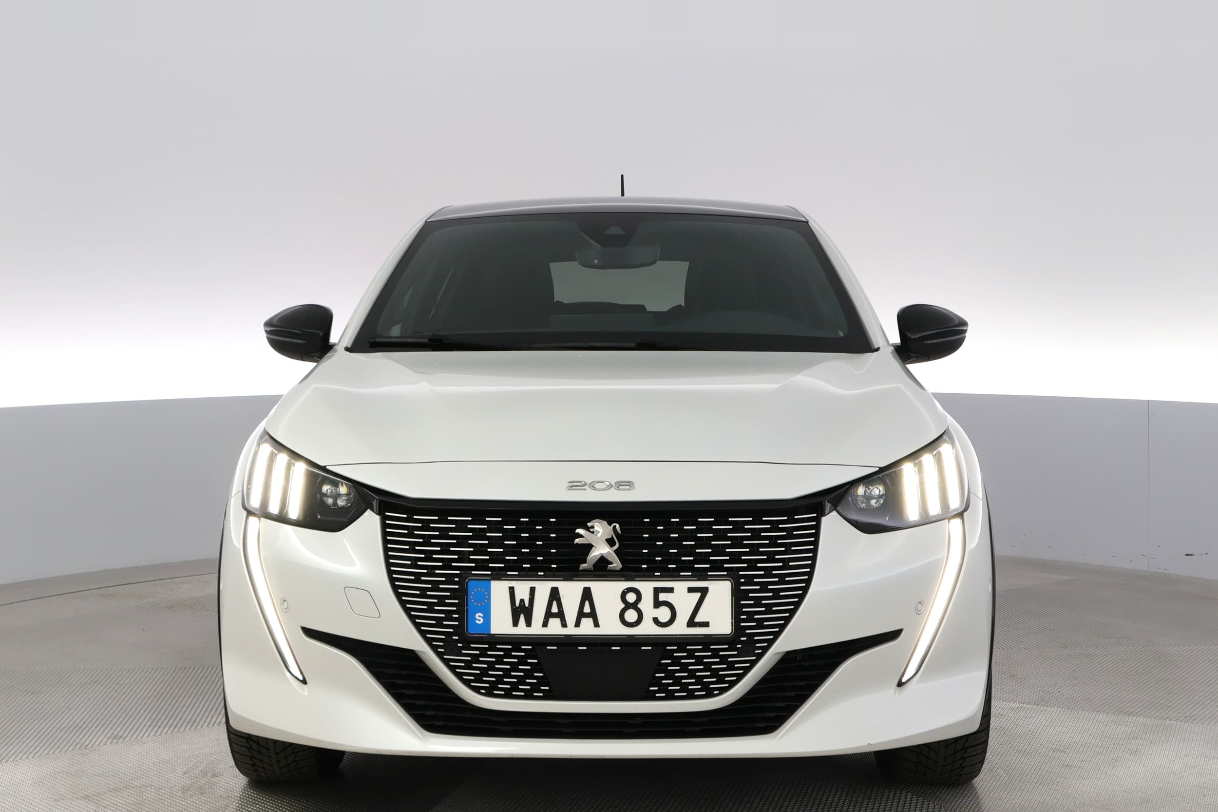 Peugeot e-208