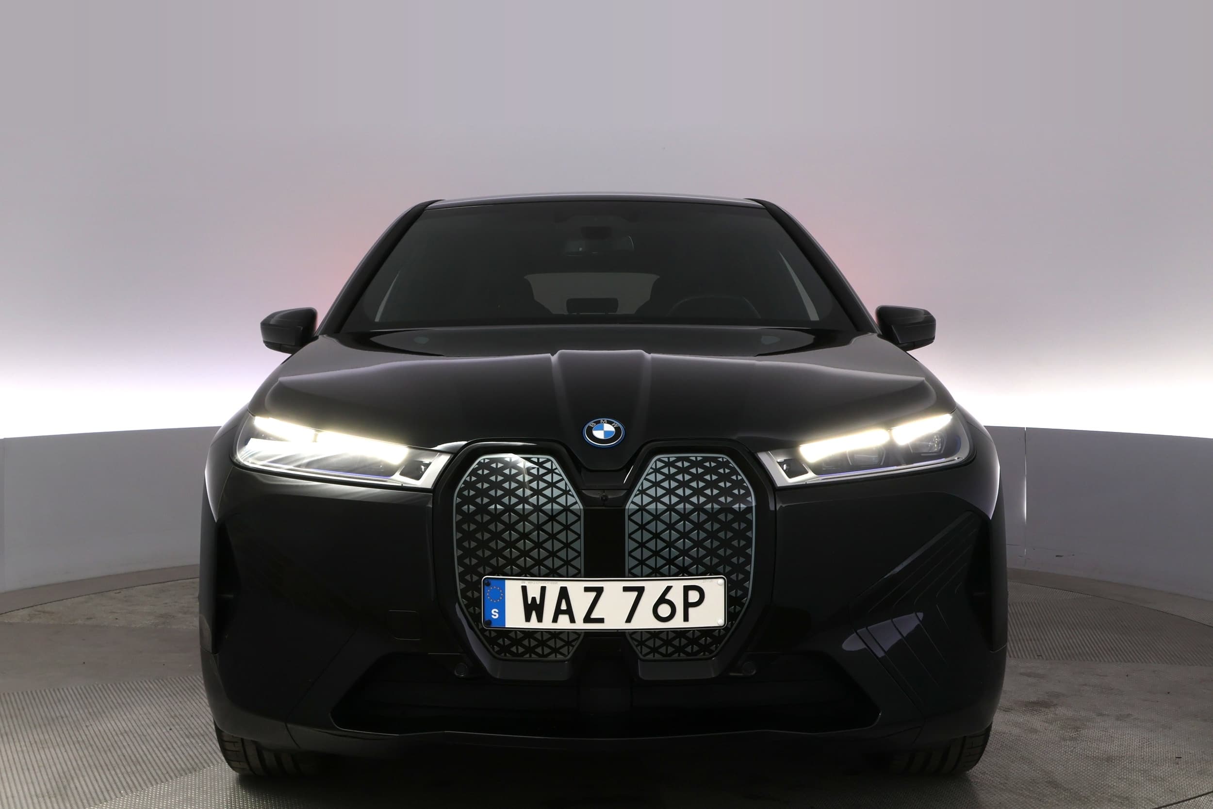 BMW iX