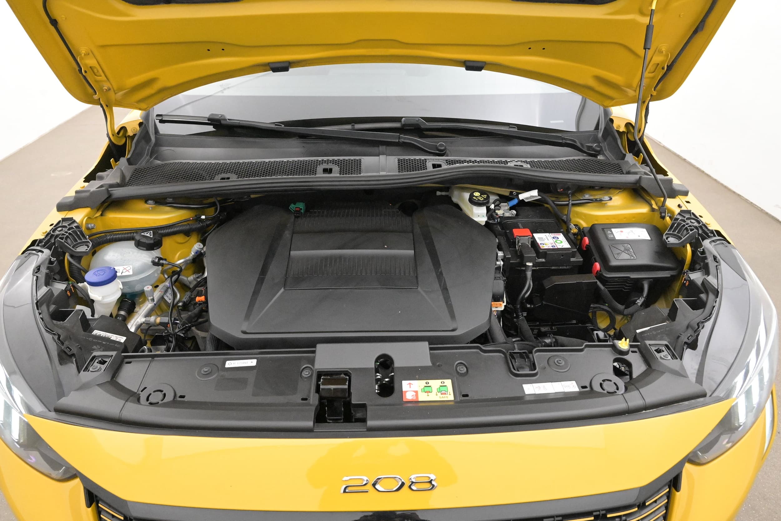 Peugeot e-208