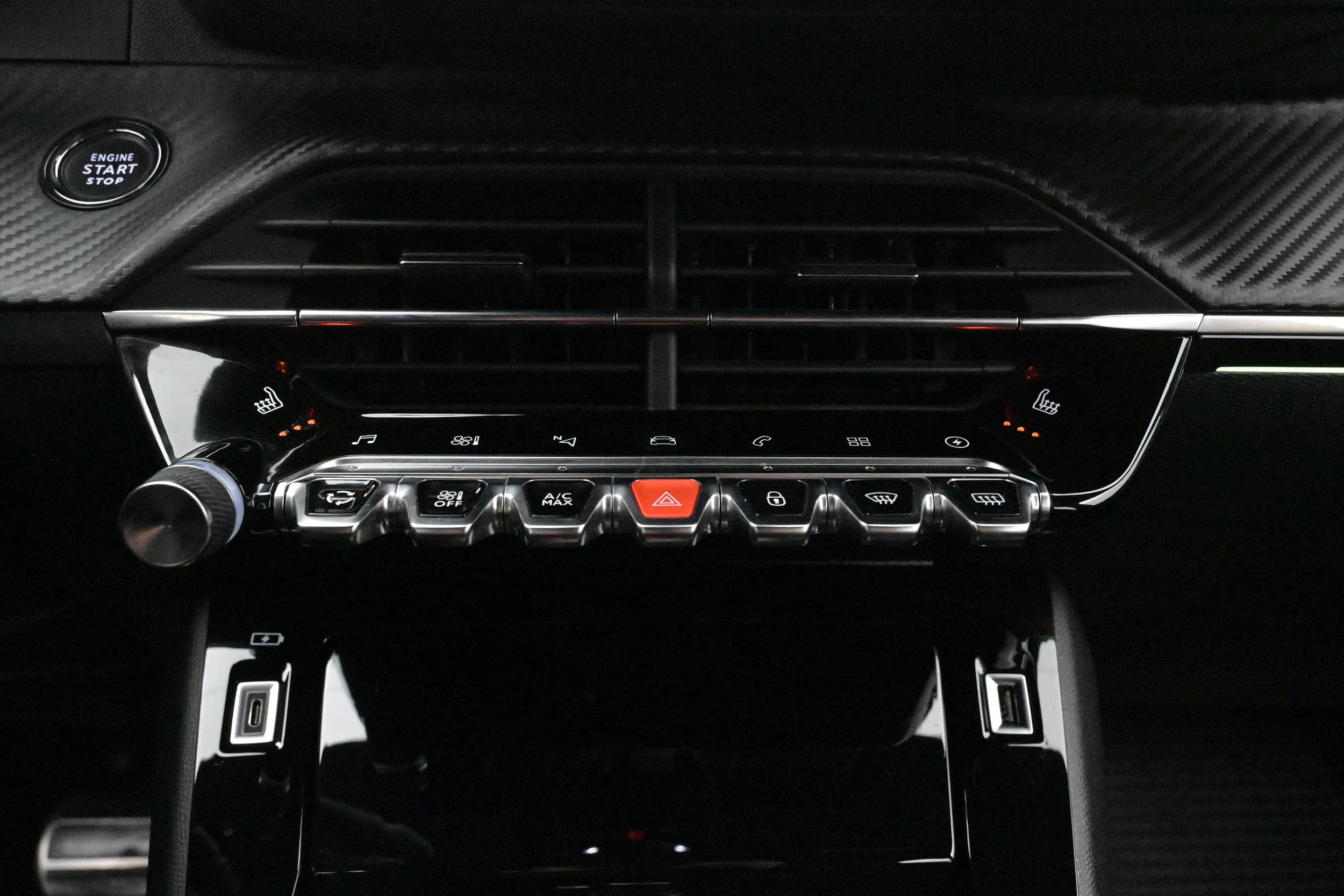 Peugeot e-208