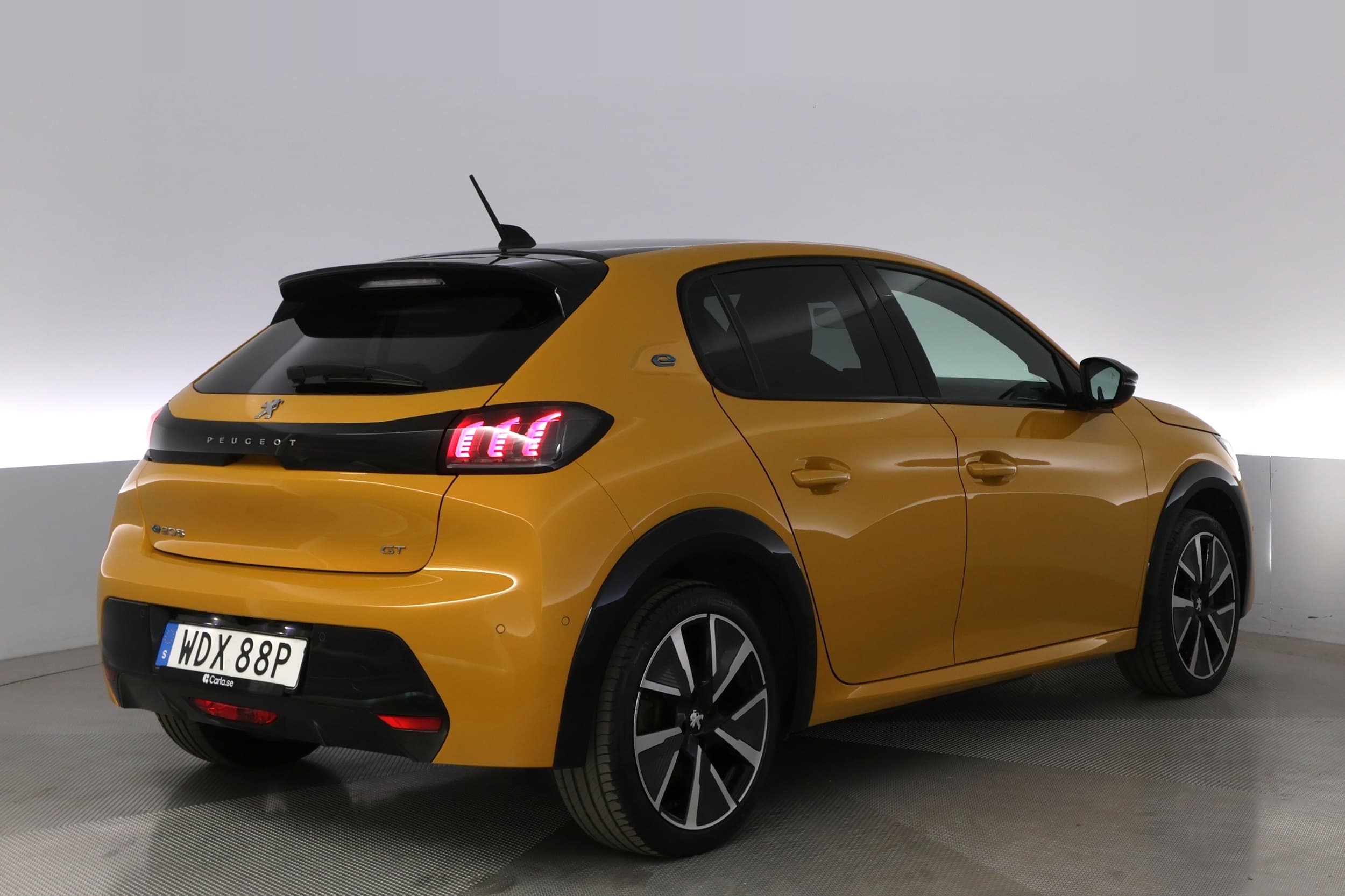 Peugeot e-208