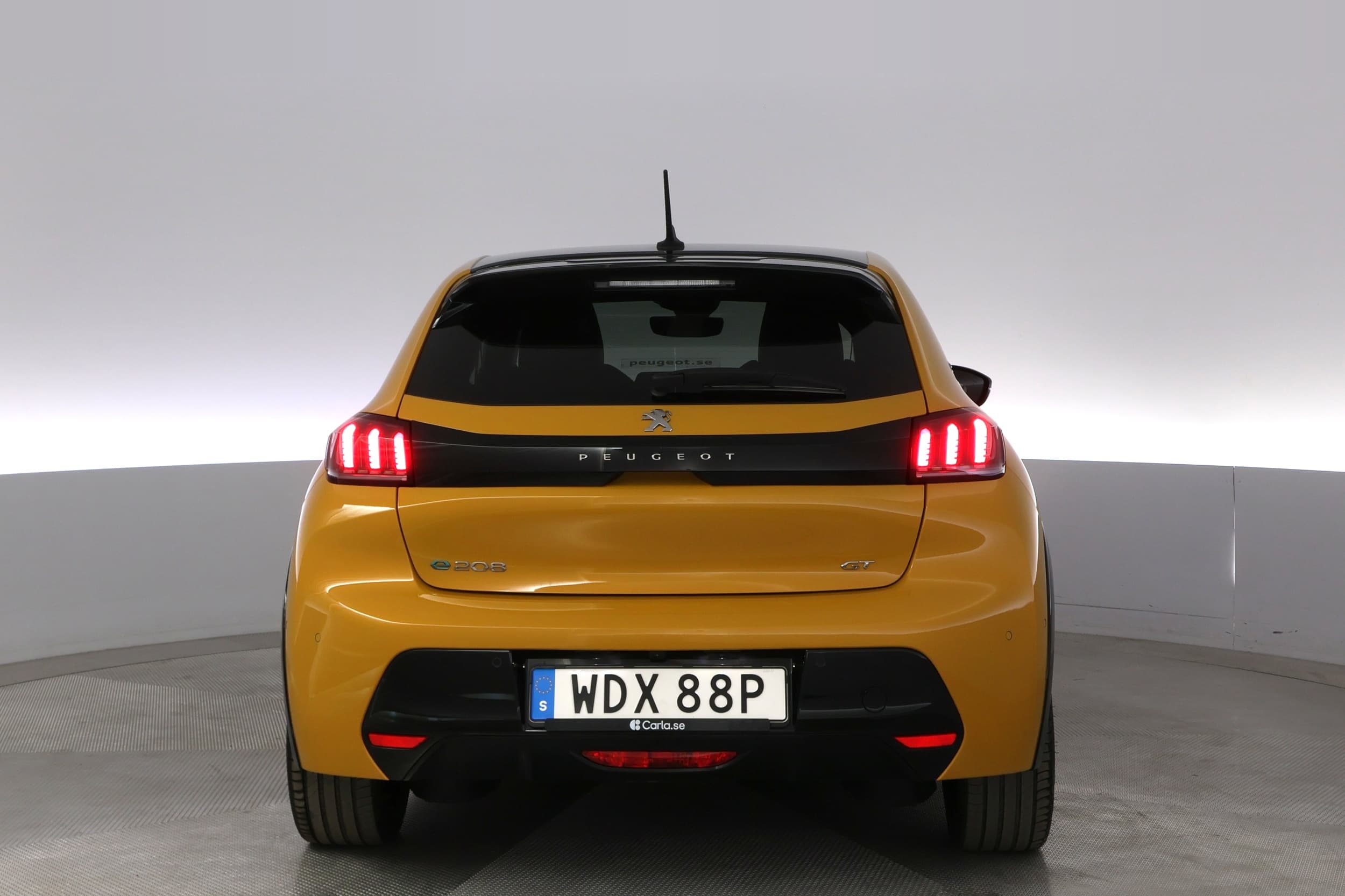 Peugeot e-208