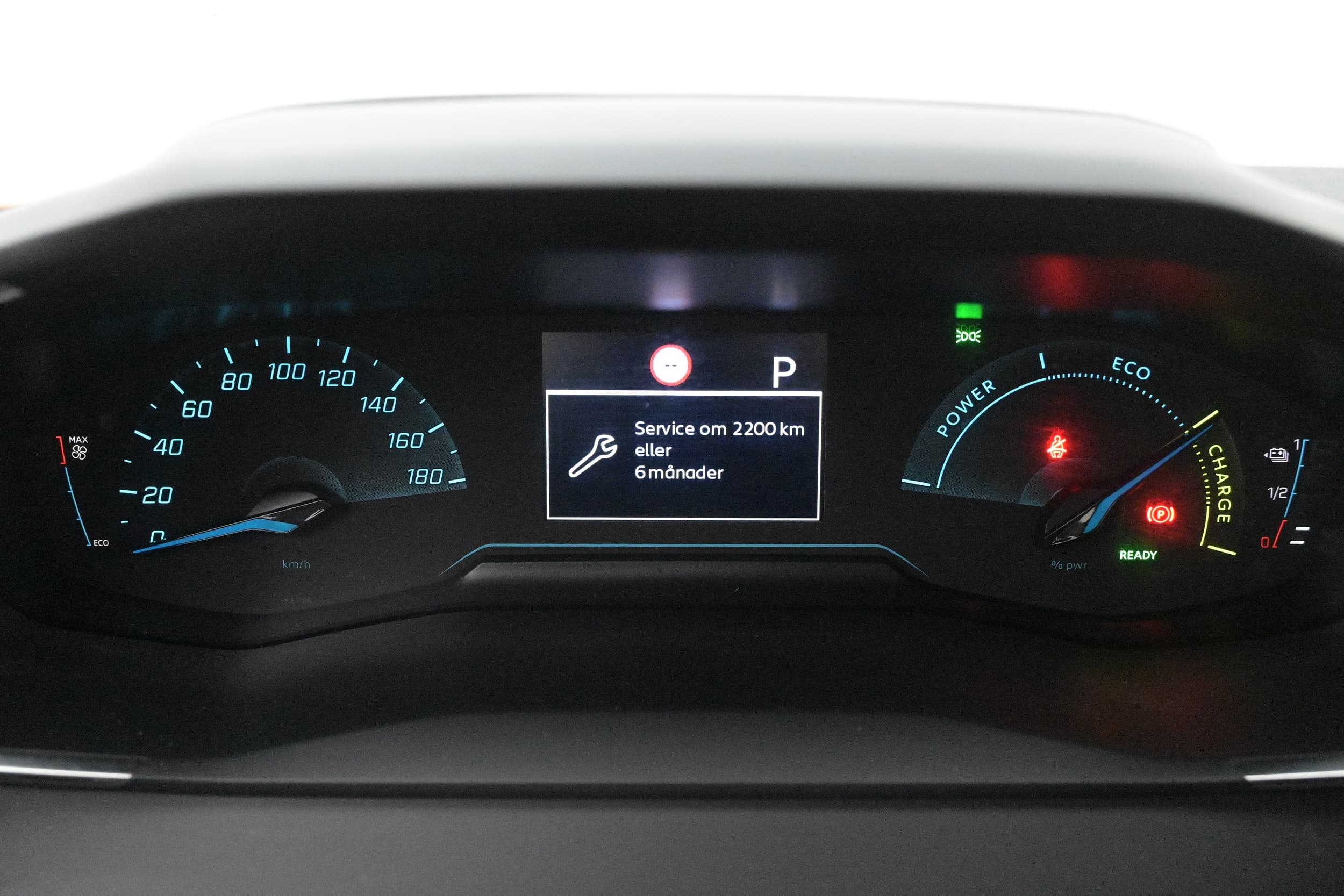 Peugeot e-2008